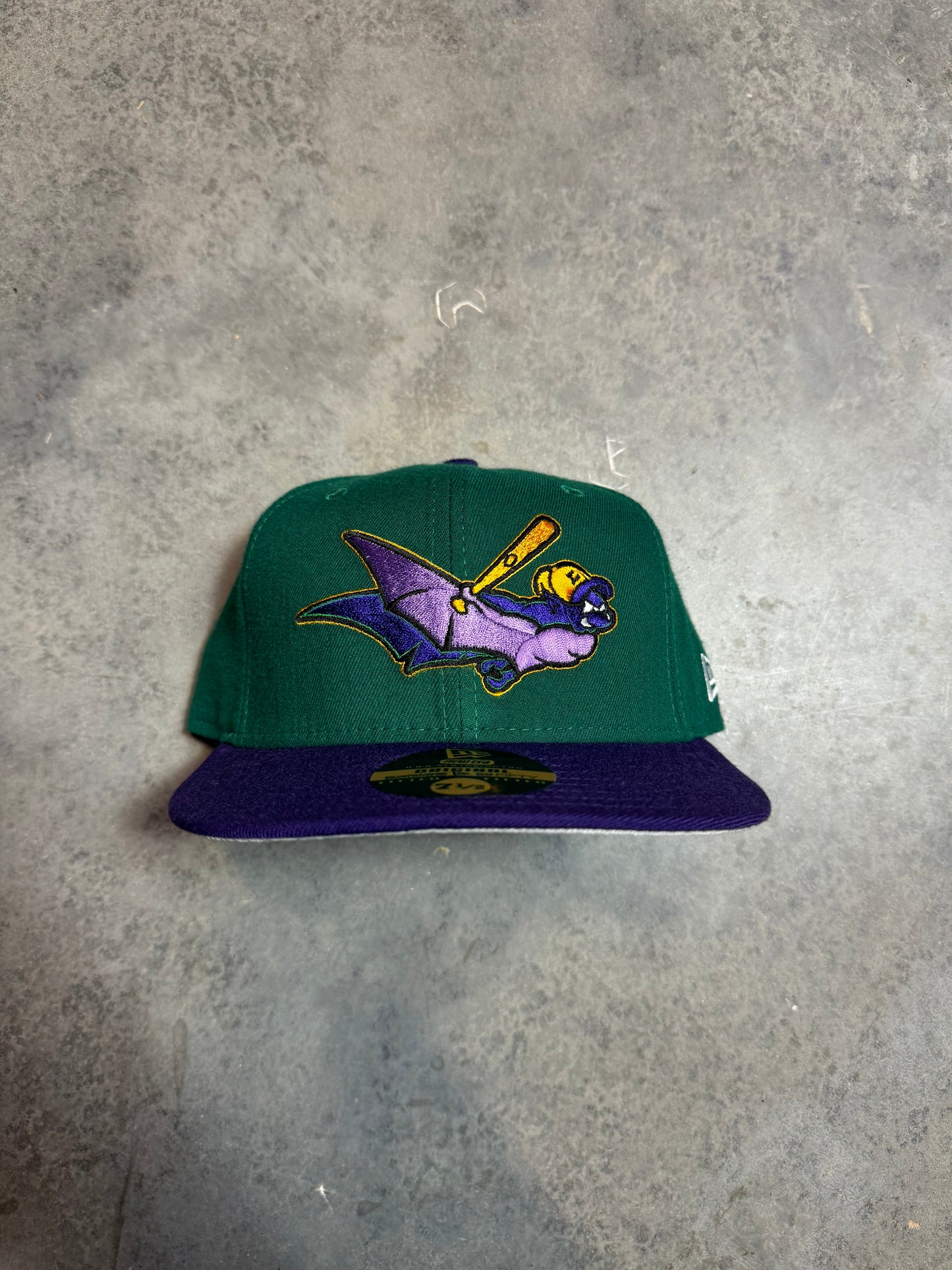 1999 Louisville Bats Vintage Green Minor League Baseball Wool New Era Fitted Hat (7 1/2)