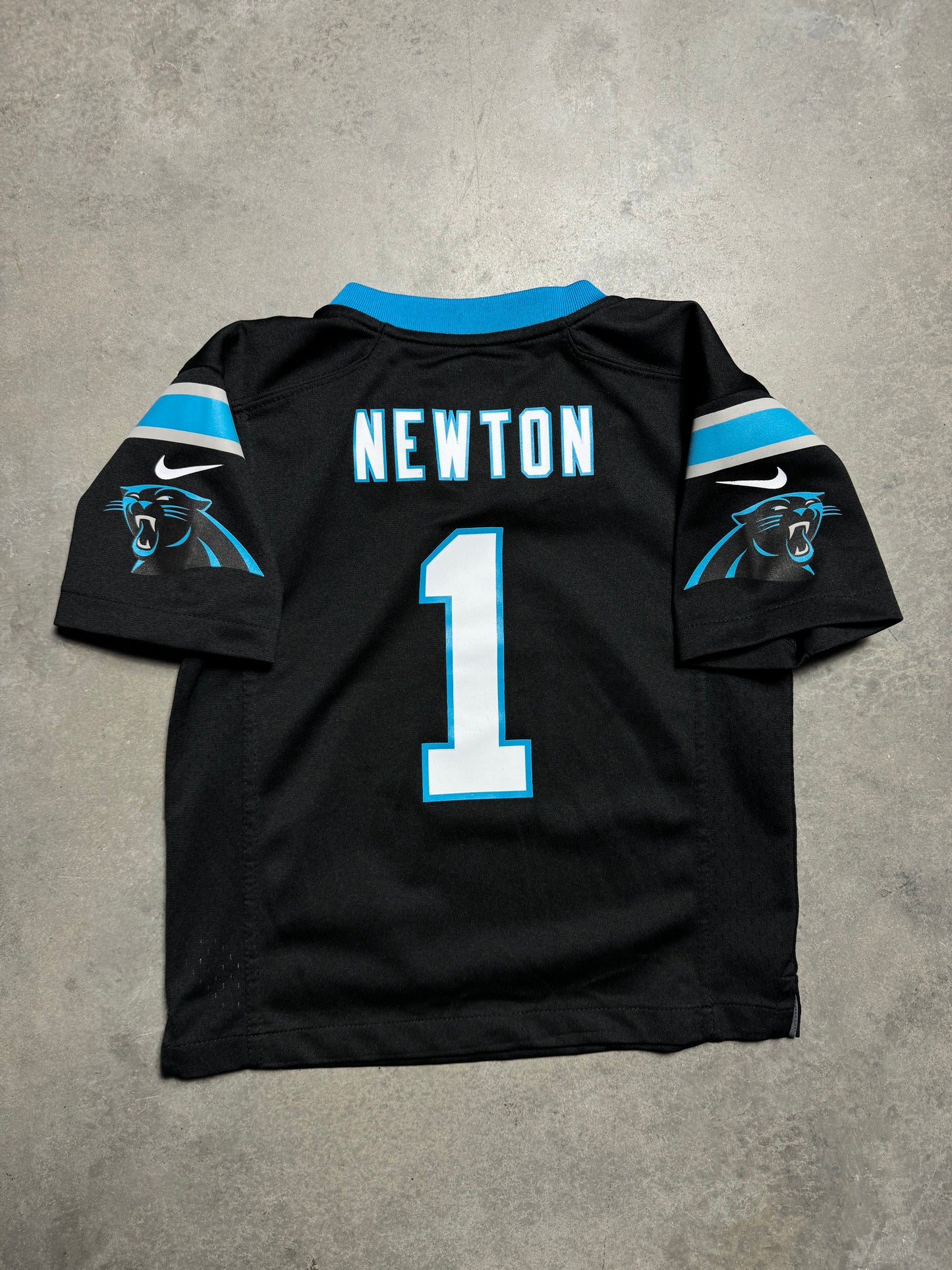 2016 Carolina Panthers Cam Newton Black Nike NFL Jersey (Youth Medium)