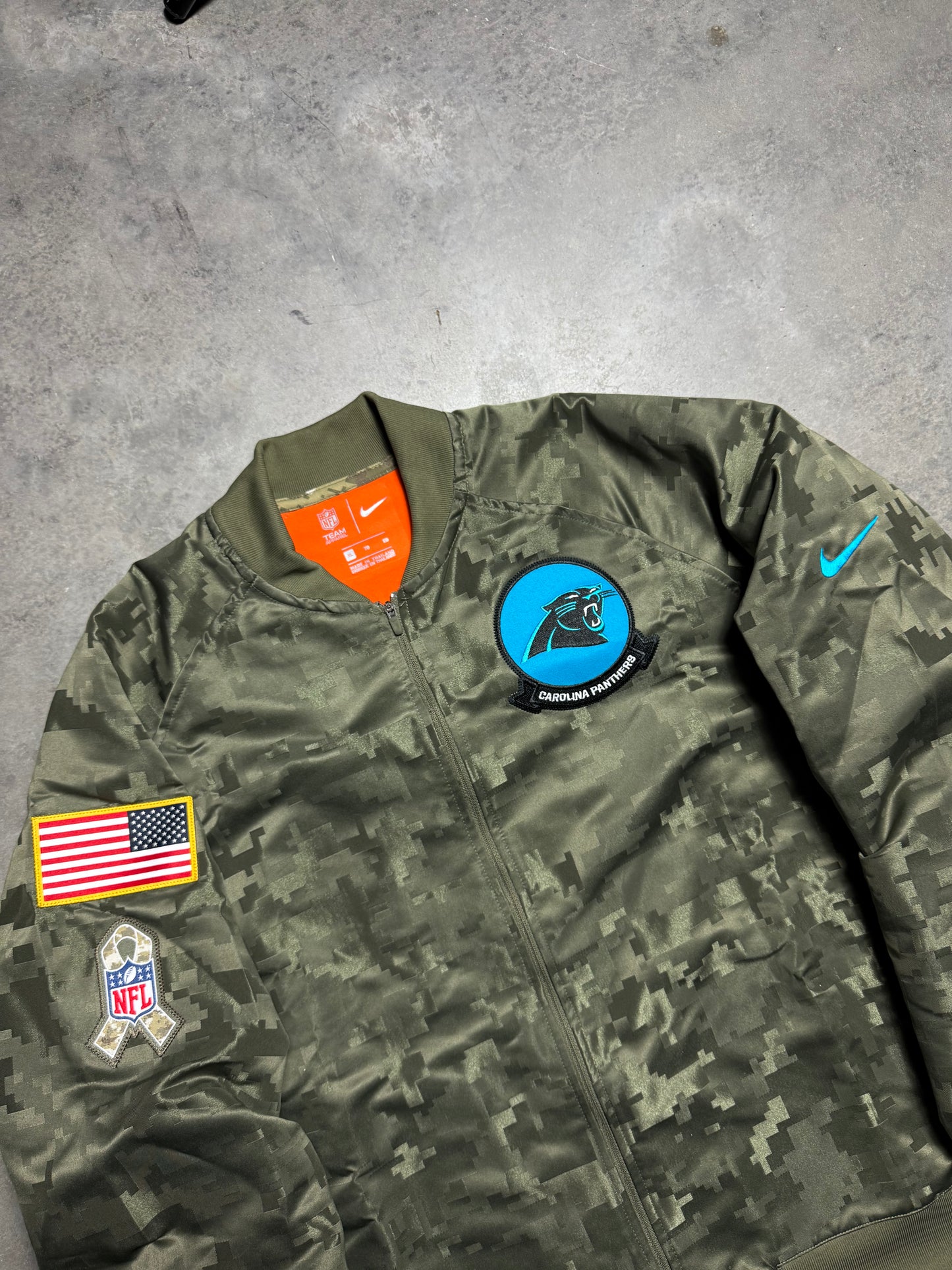 2019 Carolina Panthers Nike Salute to Service NFL Green Digi Camo Bomber Jacket (Women’s XL)