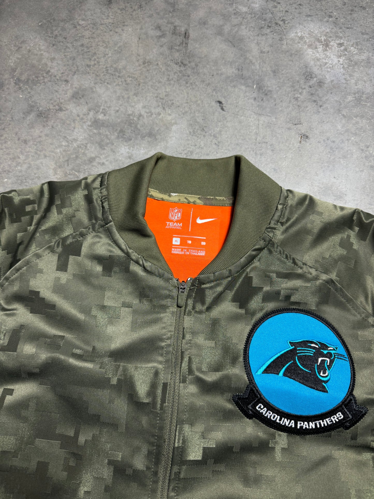2019 Carolina Panthers Nike Salute to Service NFL Green Digi Camo Bomber Jacket (Women’s XL)