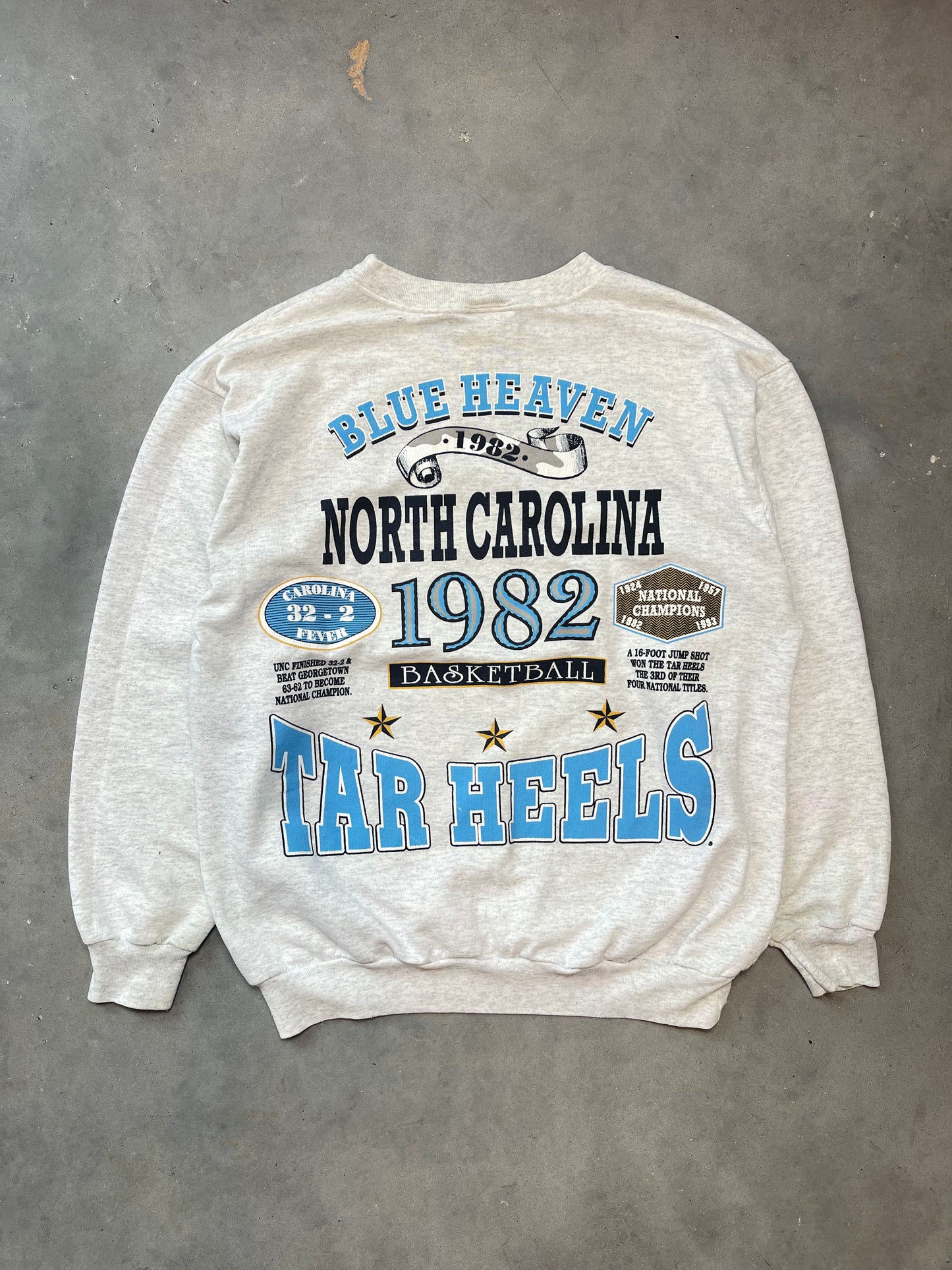 90’s UNC Tarheels 1982 National Champions Blue Heaven Vintage College Basketball Crewneck (Large)