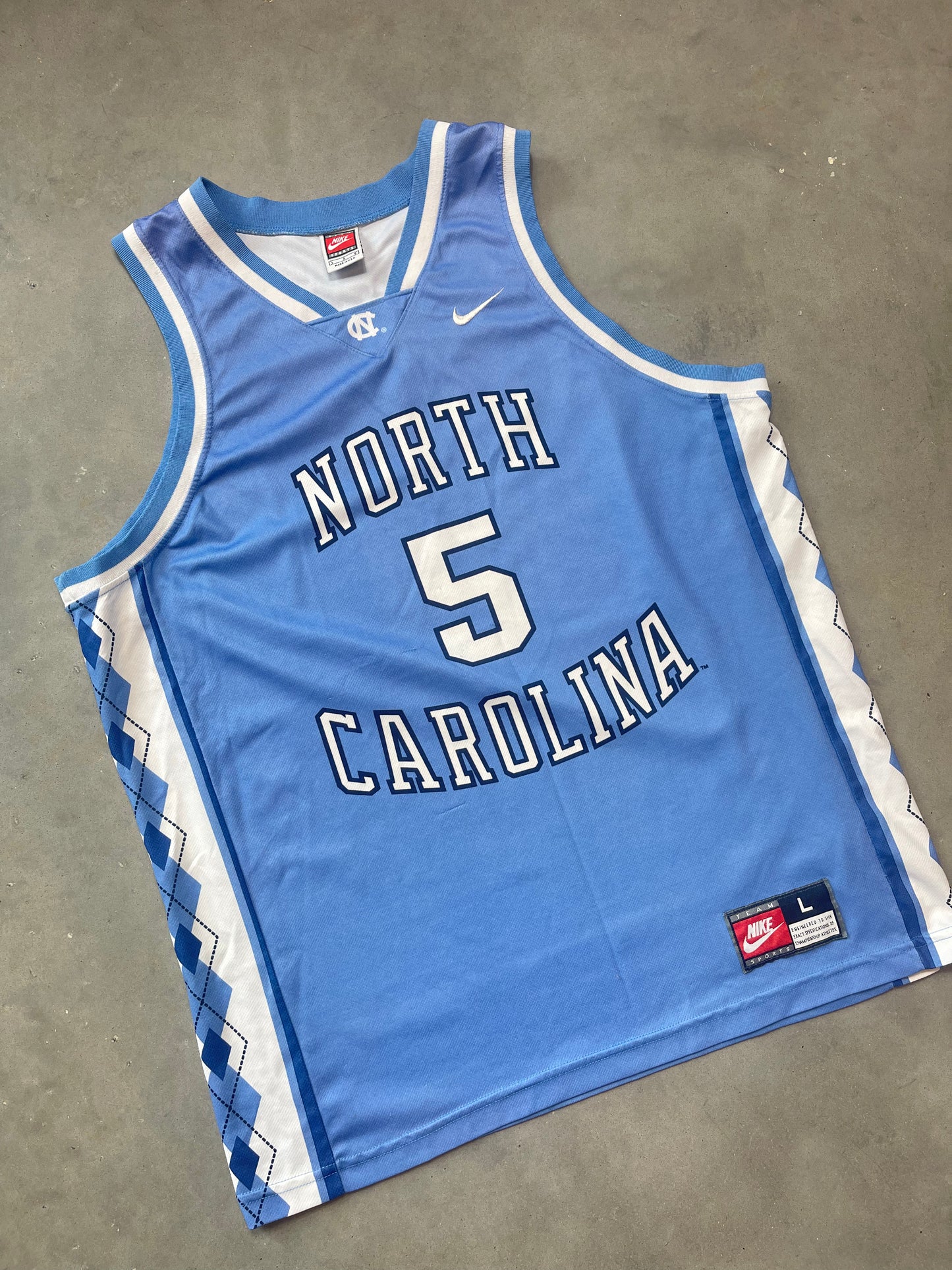 90’s UNC Tarheels Ed Cota Vintage Nike Team Sports Basketball Jersey (Large)