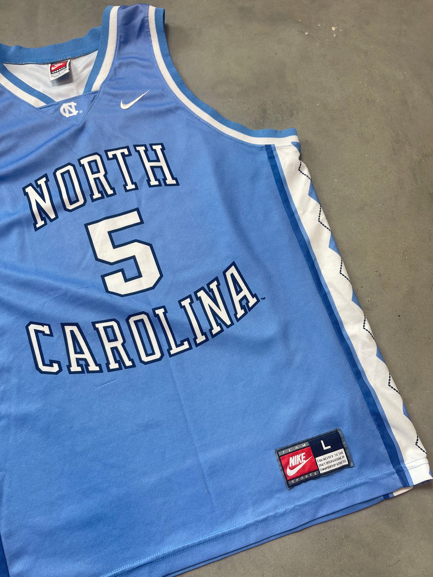 90’s UNC Tarheels Ed Cota Vintage Nike Team Sports Basketball Jersey (Large)