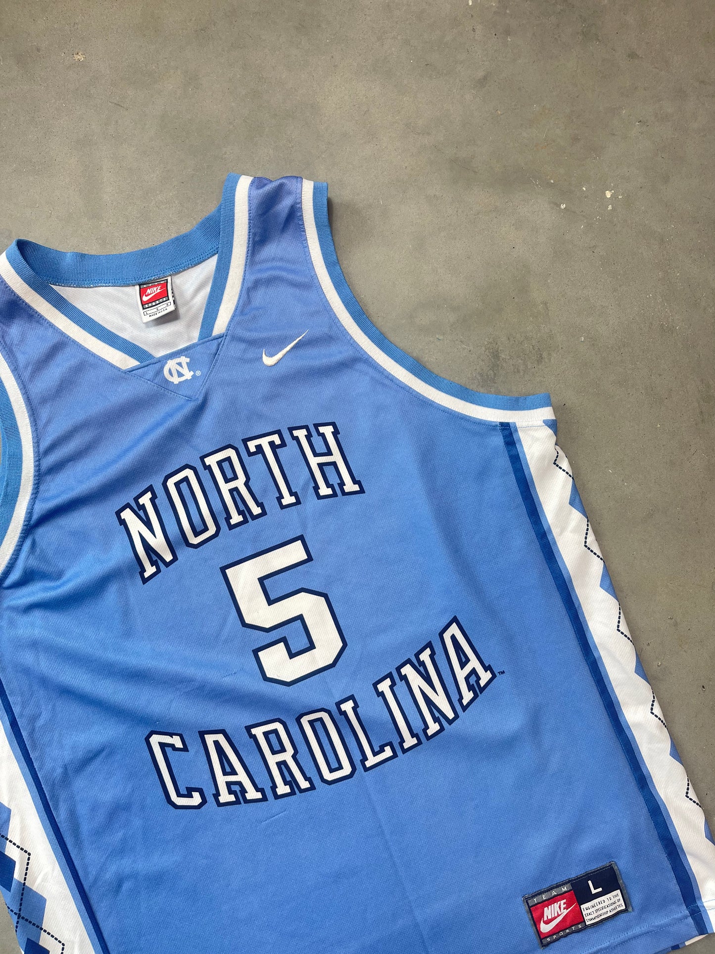 90’s UNC Tarheels Ed Cota Vintage Nike Team Sports Basketball Jersey (Large)