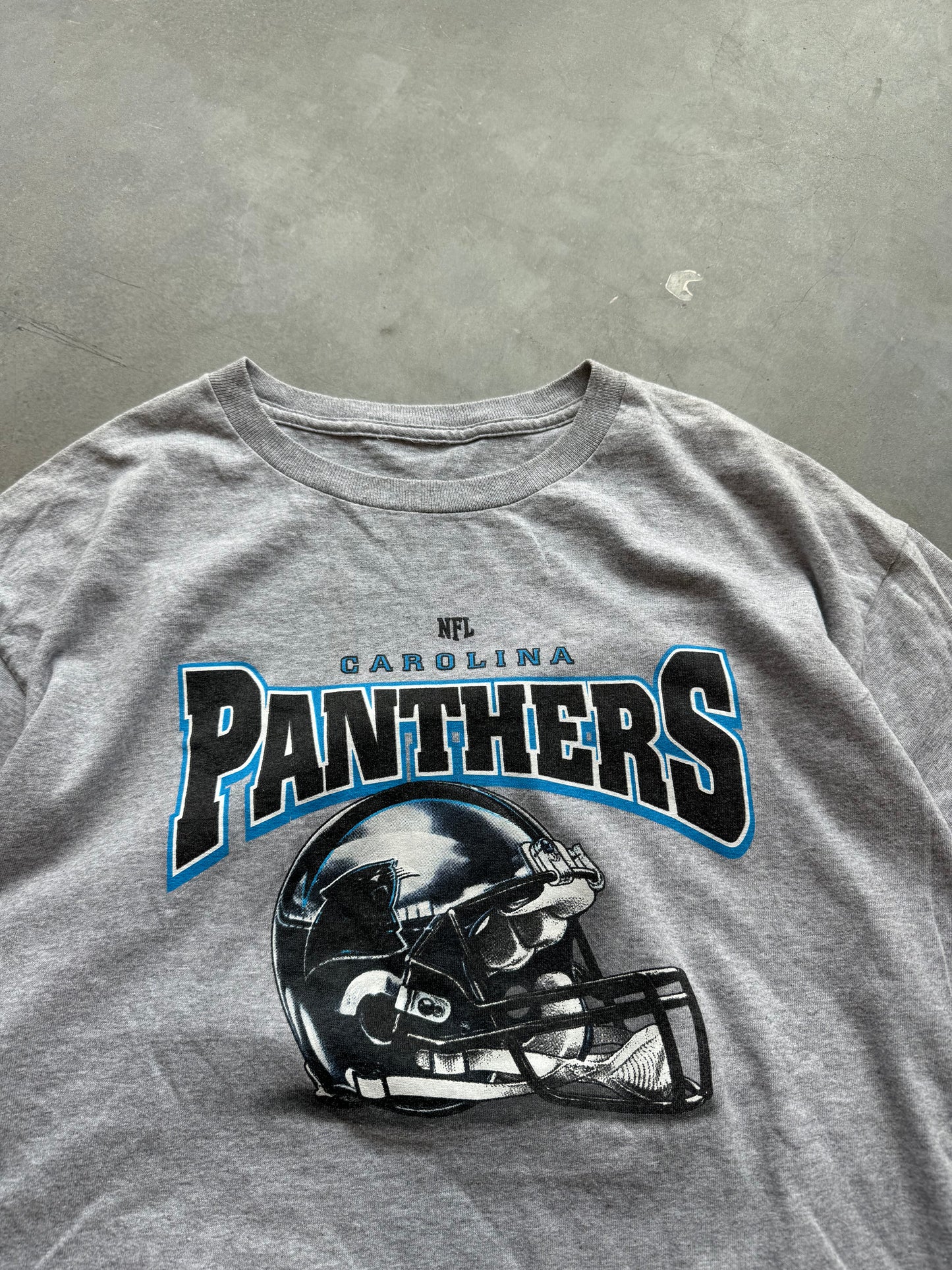 00’s Carolina Panthers Vintage Helmet NFL Tee (Large)