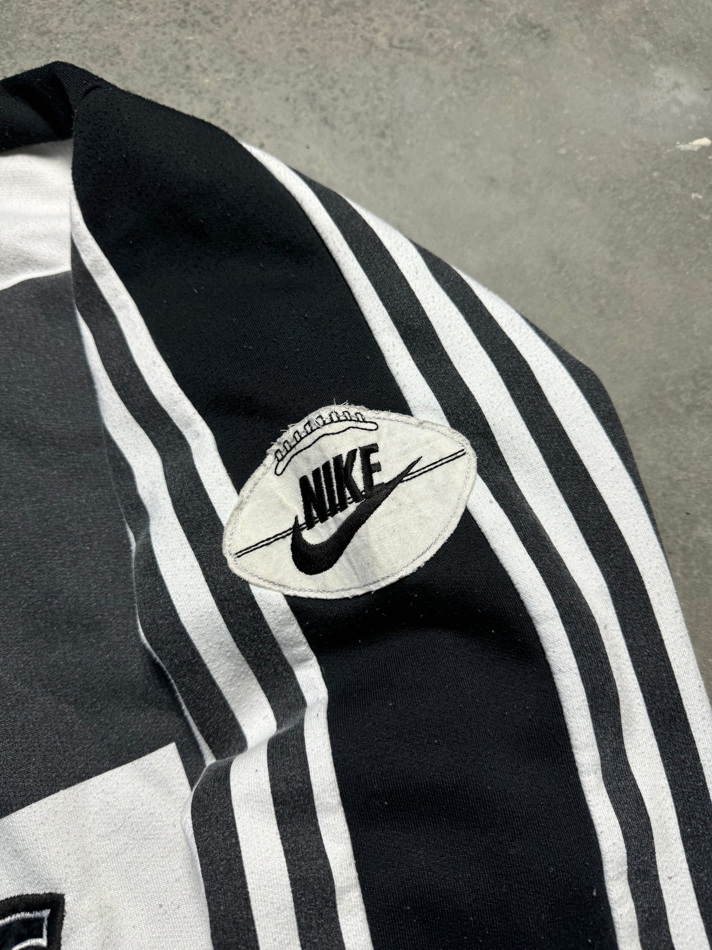 80’s Los Angeles Raiders Vintage Nike City Skyline Heavyweight Embroidered NFL NWA Style Crewneck (Large)