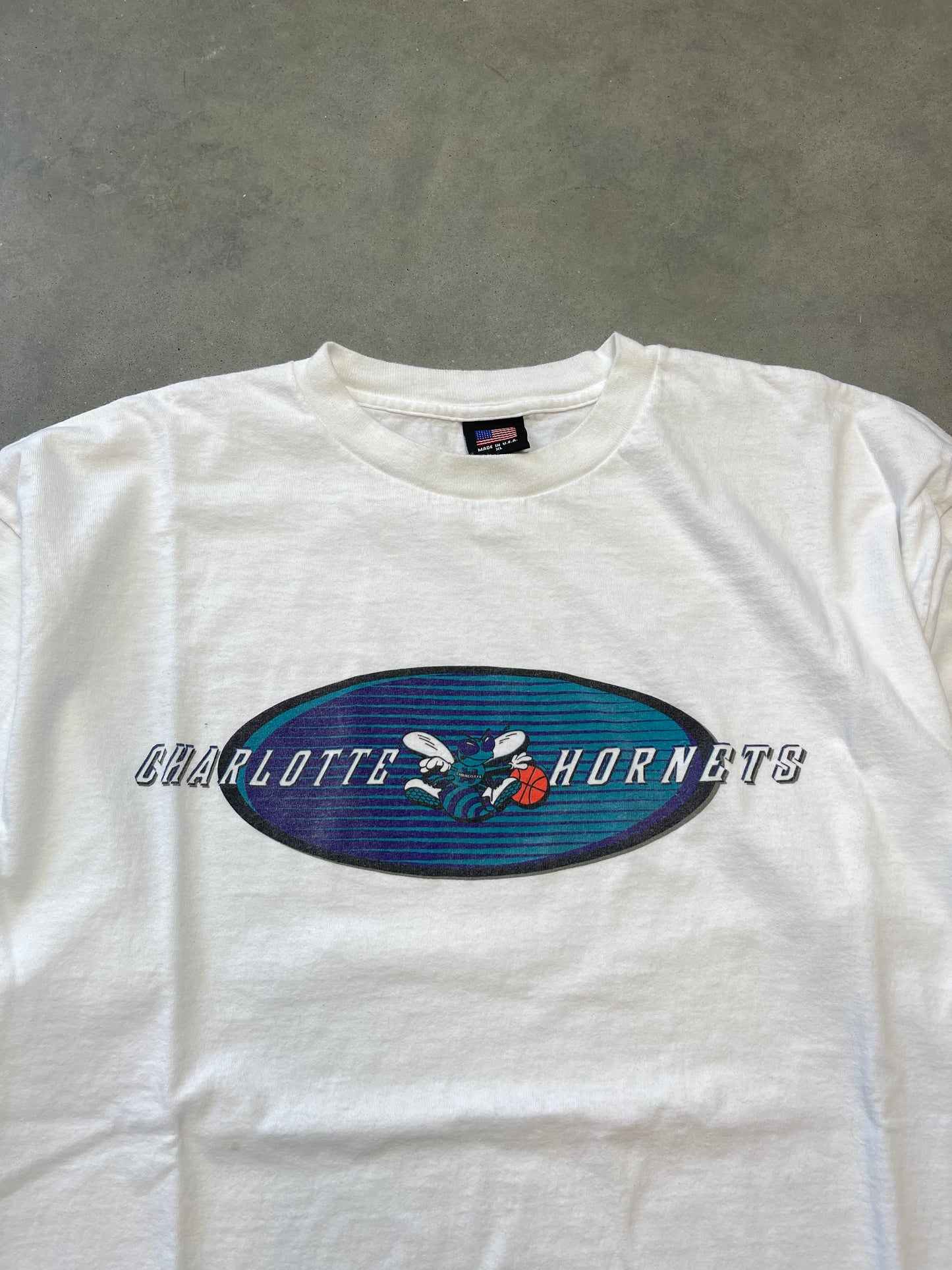 90’s Charlotte Hornets Vintage NBA Oval Logo Tee (XL)