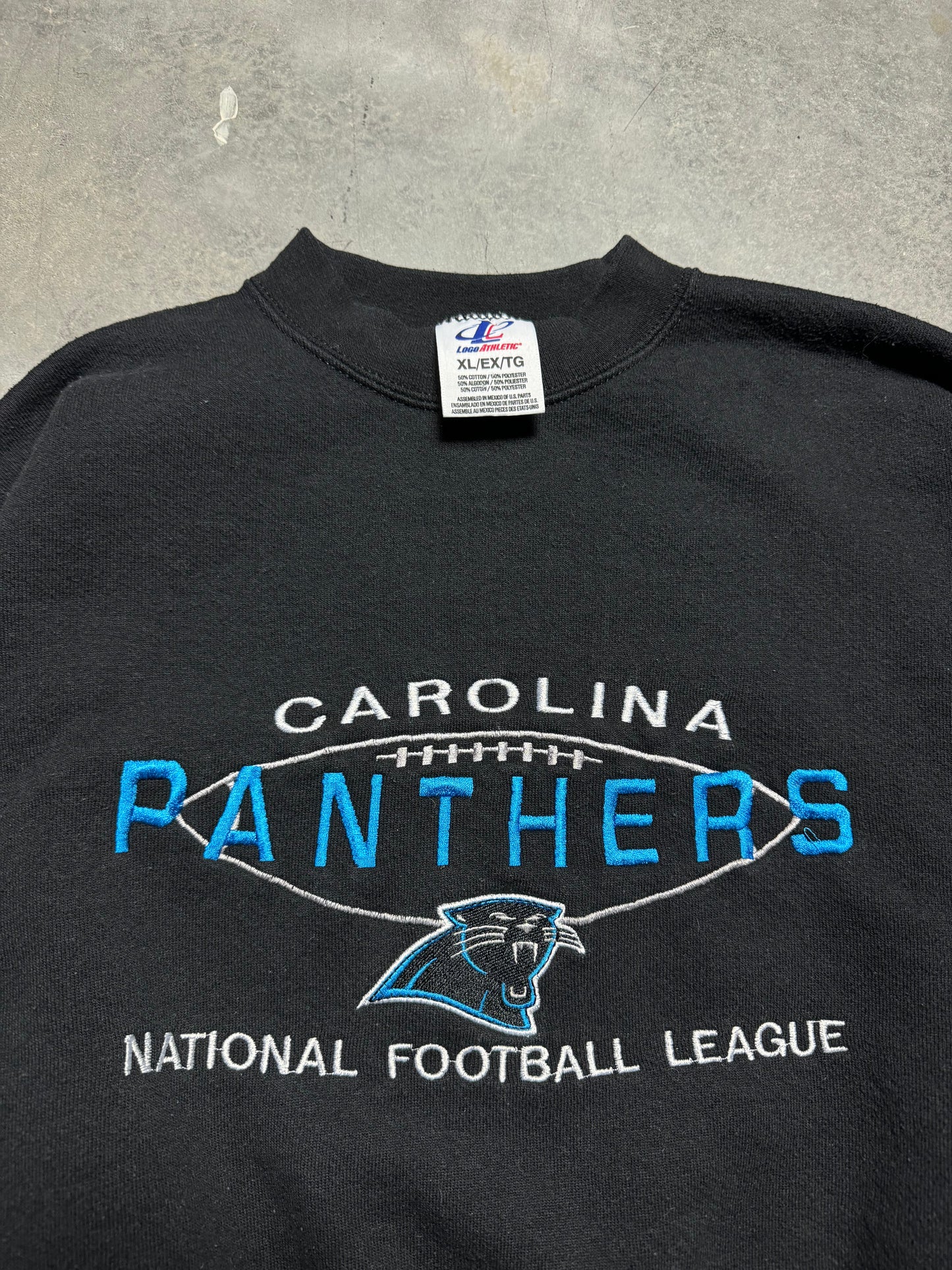 90’s Carolina Panthers Vintage Black Logo Athletic Embroidered NFL Crewneck (XL)
