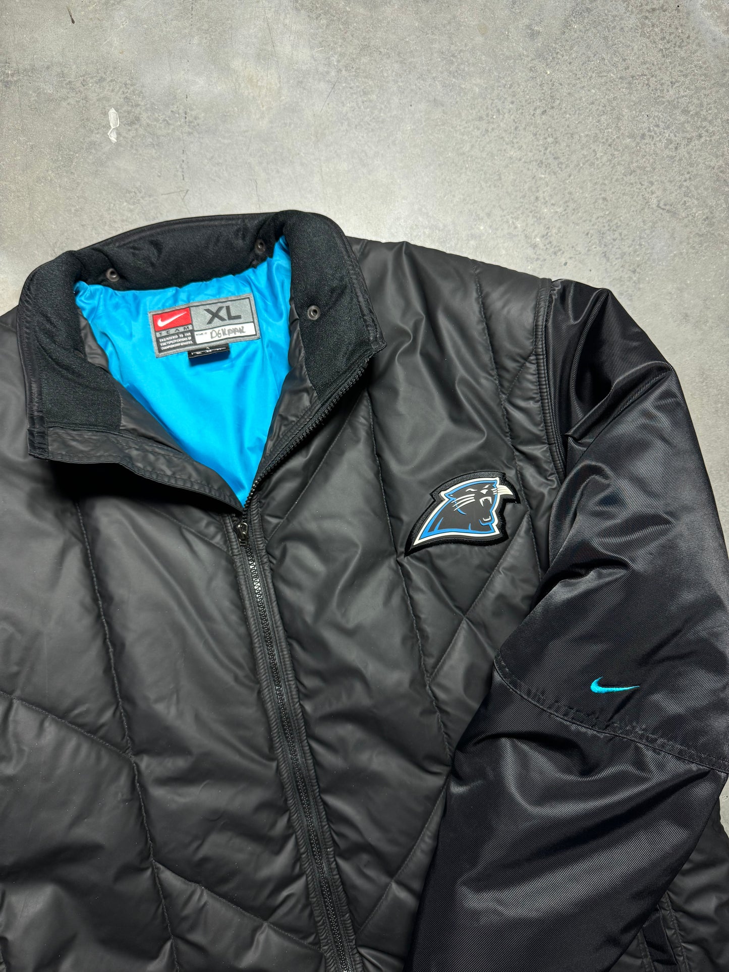 1999/2000 Carolina Panthers Vintage Black Nike Cat Scratch Font Bubble Style Sideline NFL Jacket (XL)