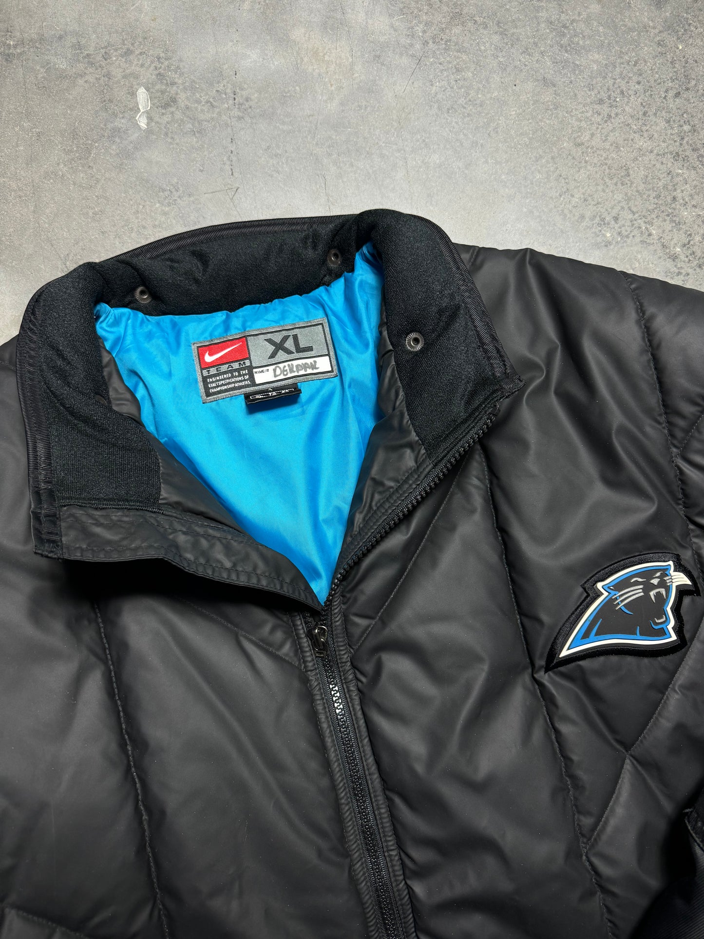 1999/2000 Carolina Panthers Vintage Black Nike Cat Scratch Font Bubble Style Sideline NFL Jacket (XL)