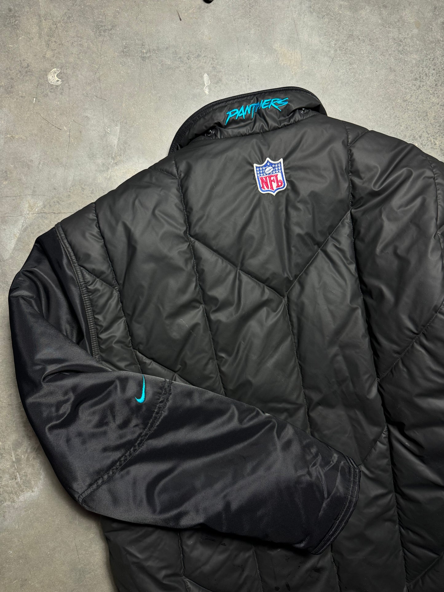 1999/2000 Carolina Panthers Vintage Black Nike Cat Scratch Font Bubble Style Sideline NFL Jacket (XL)