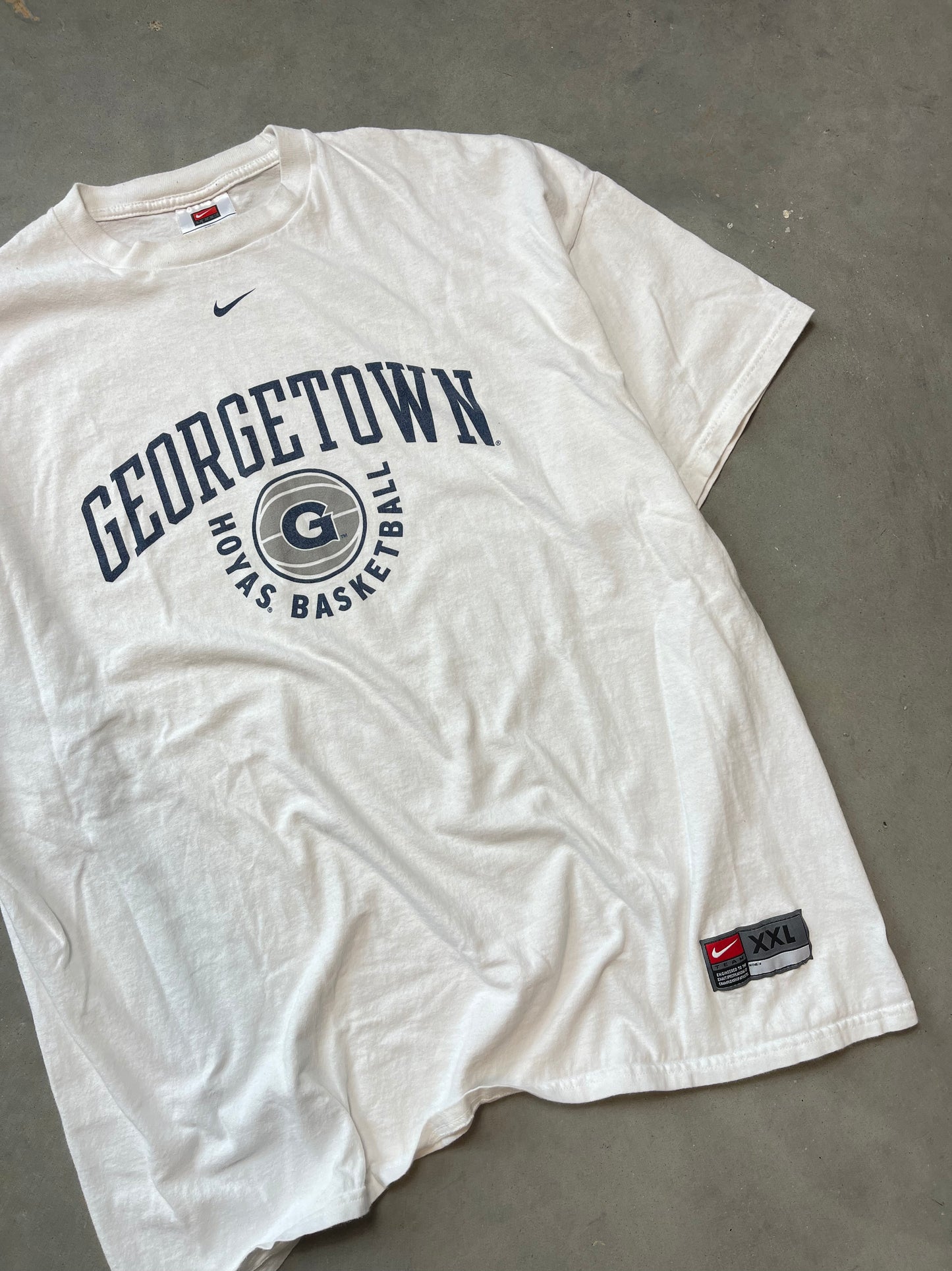 00’s Georgetown Hoyas Vintage Nike Mini Swoosh College Basketball Tee (XXL)