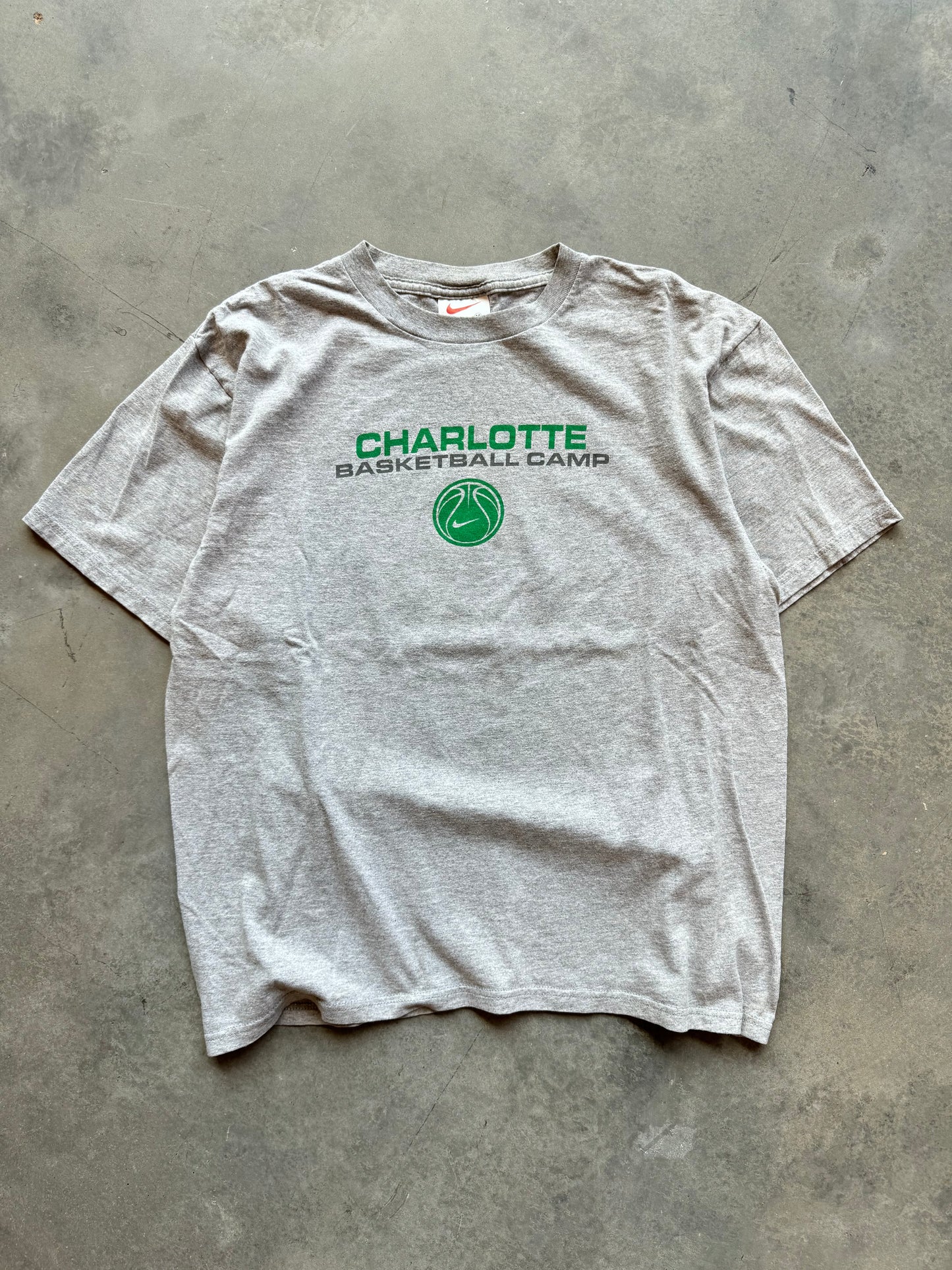 90’s UNC Charlotte 49ers Vintage Nike Basketball Camp Tee (Medium)