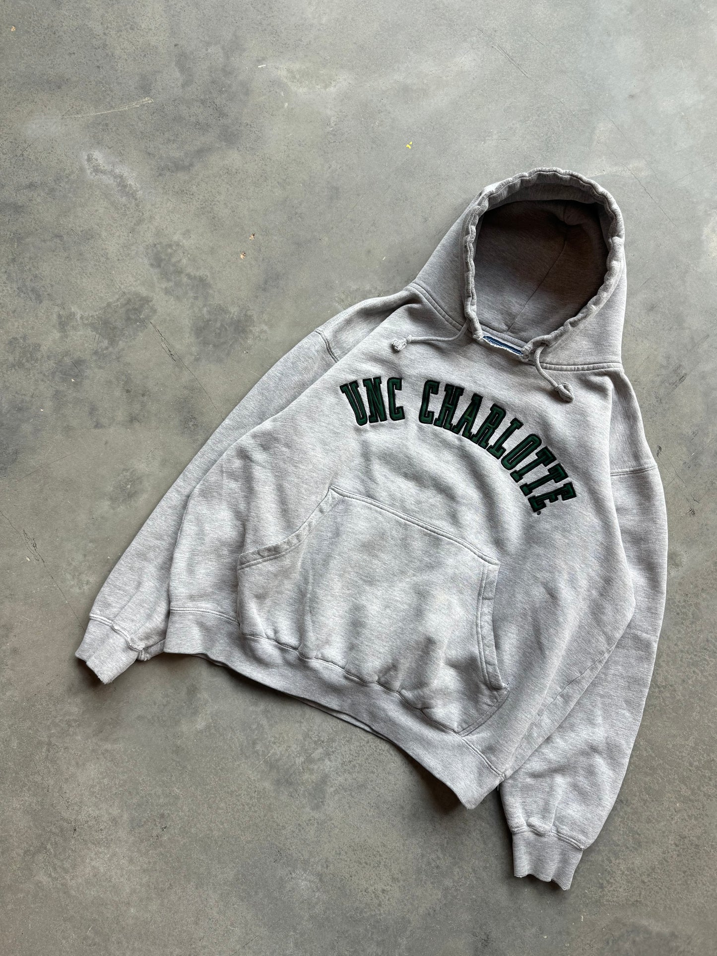 90’s UNC Charlotte 49ers Vintage Heavyweight Grey Distressed College Hoodie (Medium)