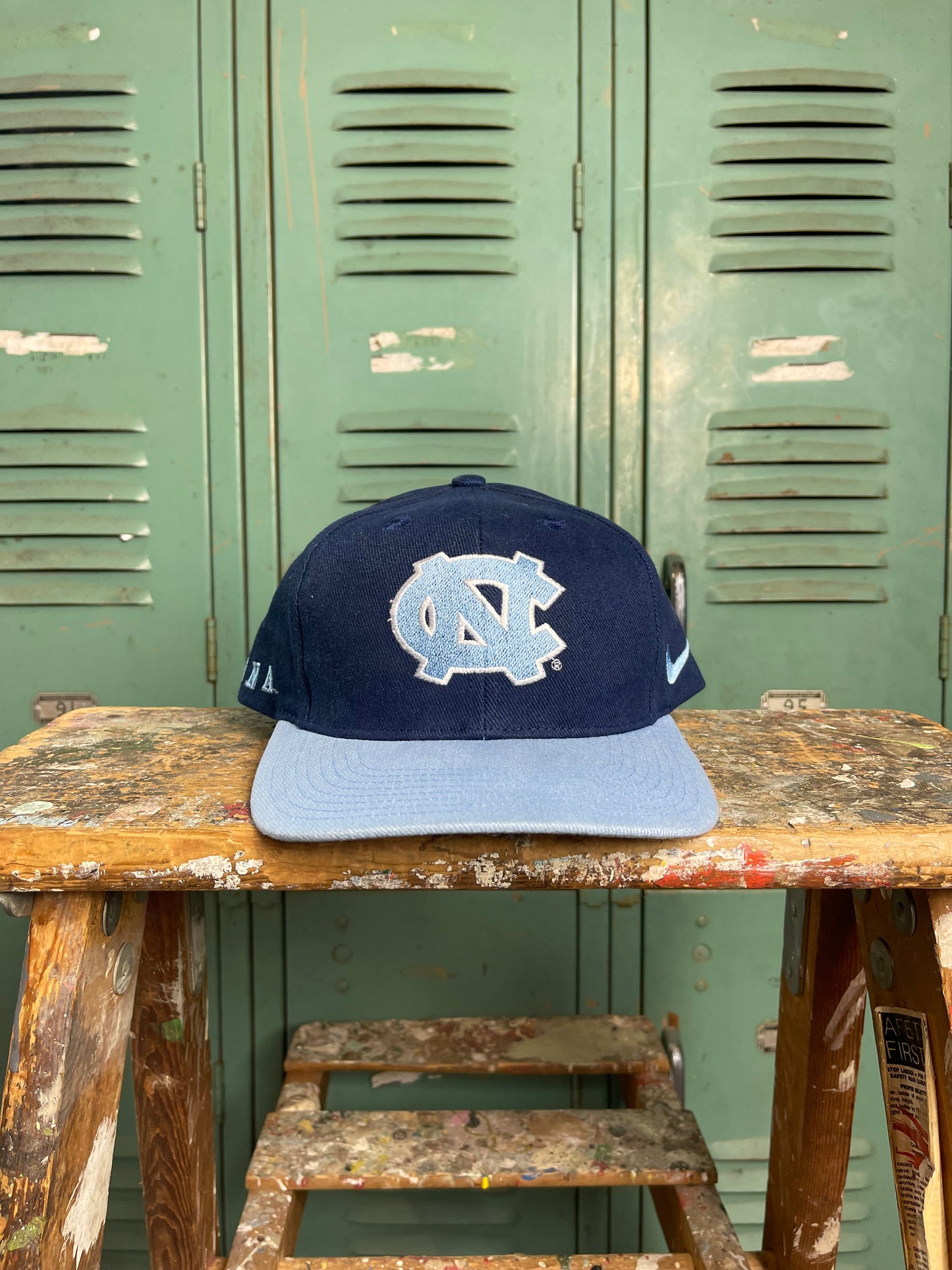 90’s UNC Tarheels Vintage Nike Team Sports College Basketball Snapback Hat (OSFA)