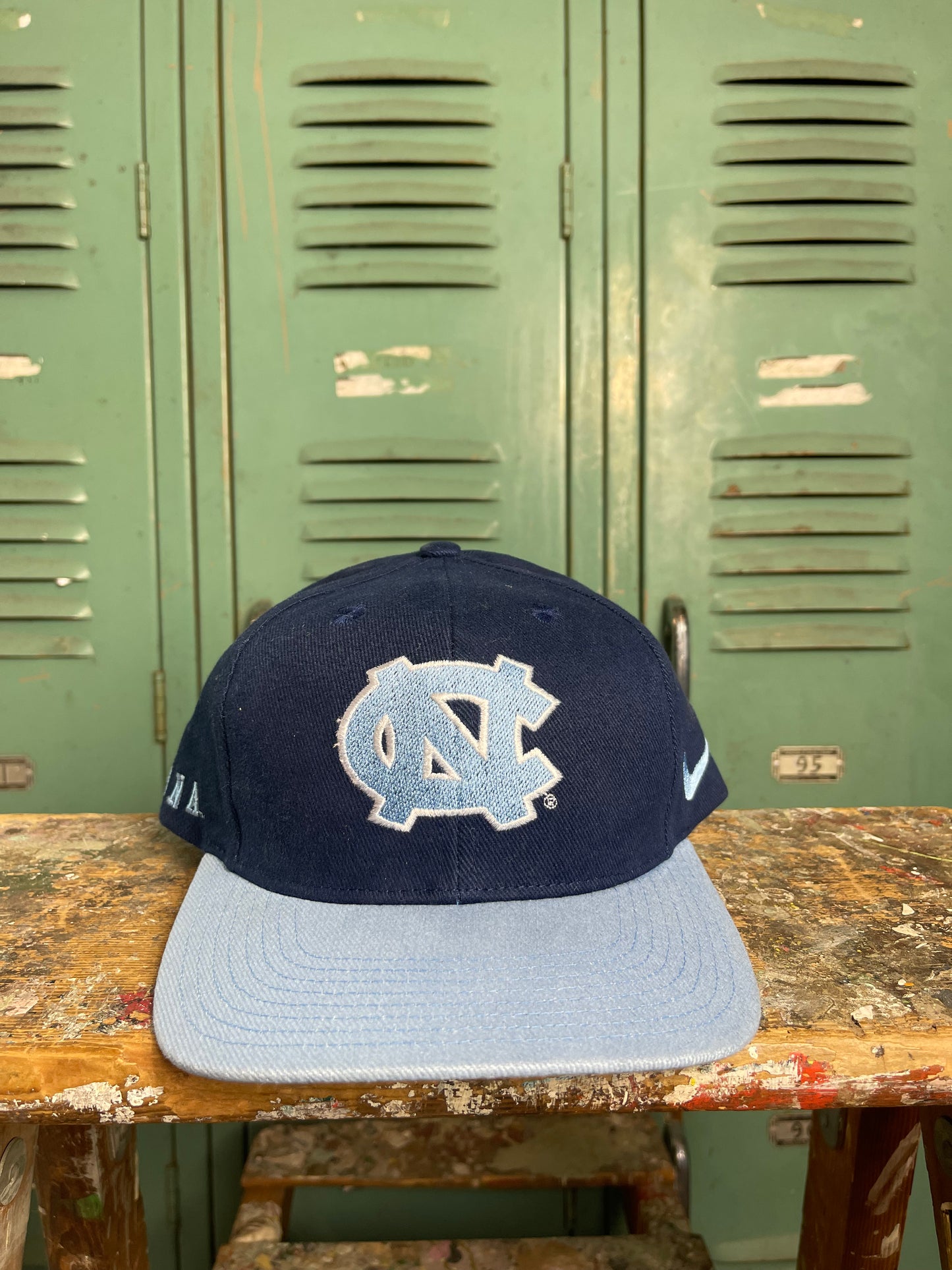 90’s UNC Tarheels Vintage Nike Team Sports College Basketball Snapback Hat (OSFA)