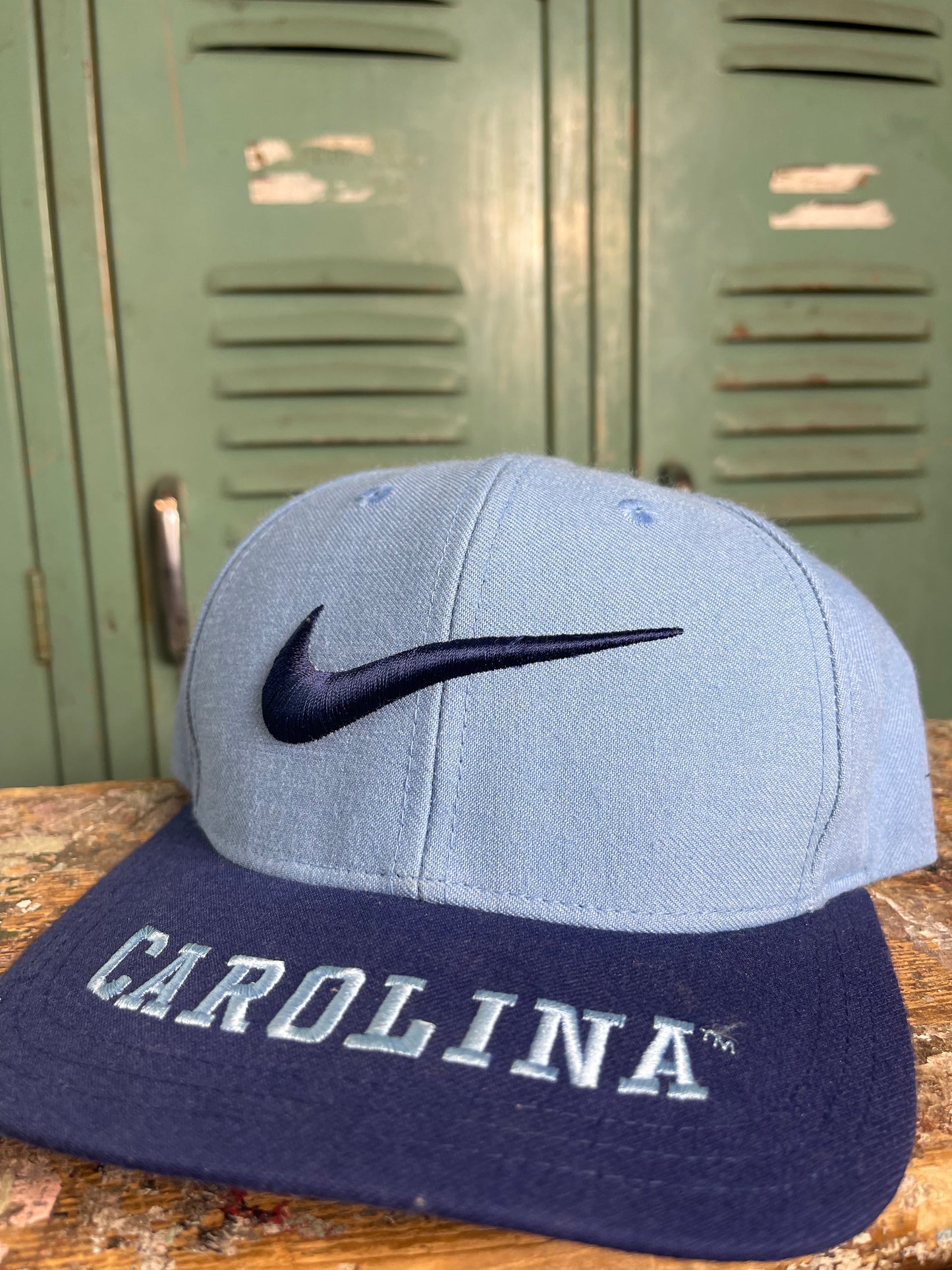 90’s UNC Tarheels Vintage Nike Big Swoosh Team Sports College Basketball Snapback Hat (OSFA)