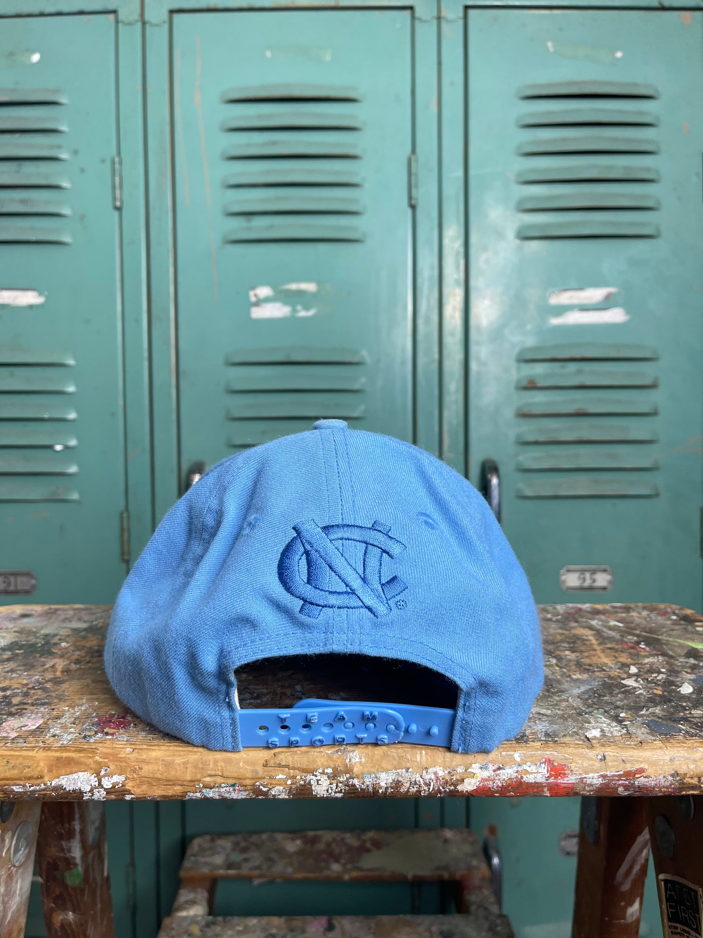 90’s UNC Tarheels Vintage Nike Big Swoosh Team Sports College Basketball Snapback Hat (OSFA)