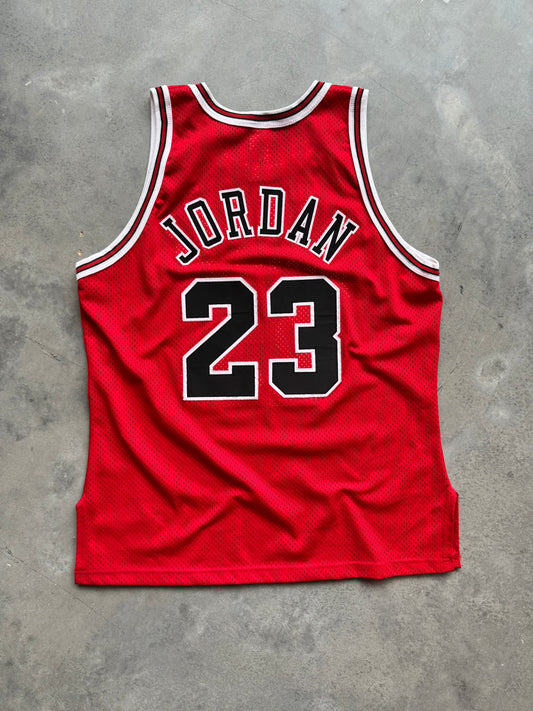 90’s Chicago Bulls Michael Jordan Vintage Champion Made in USA Road Red NBA Authentic Stitched Jersey (48/XL)