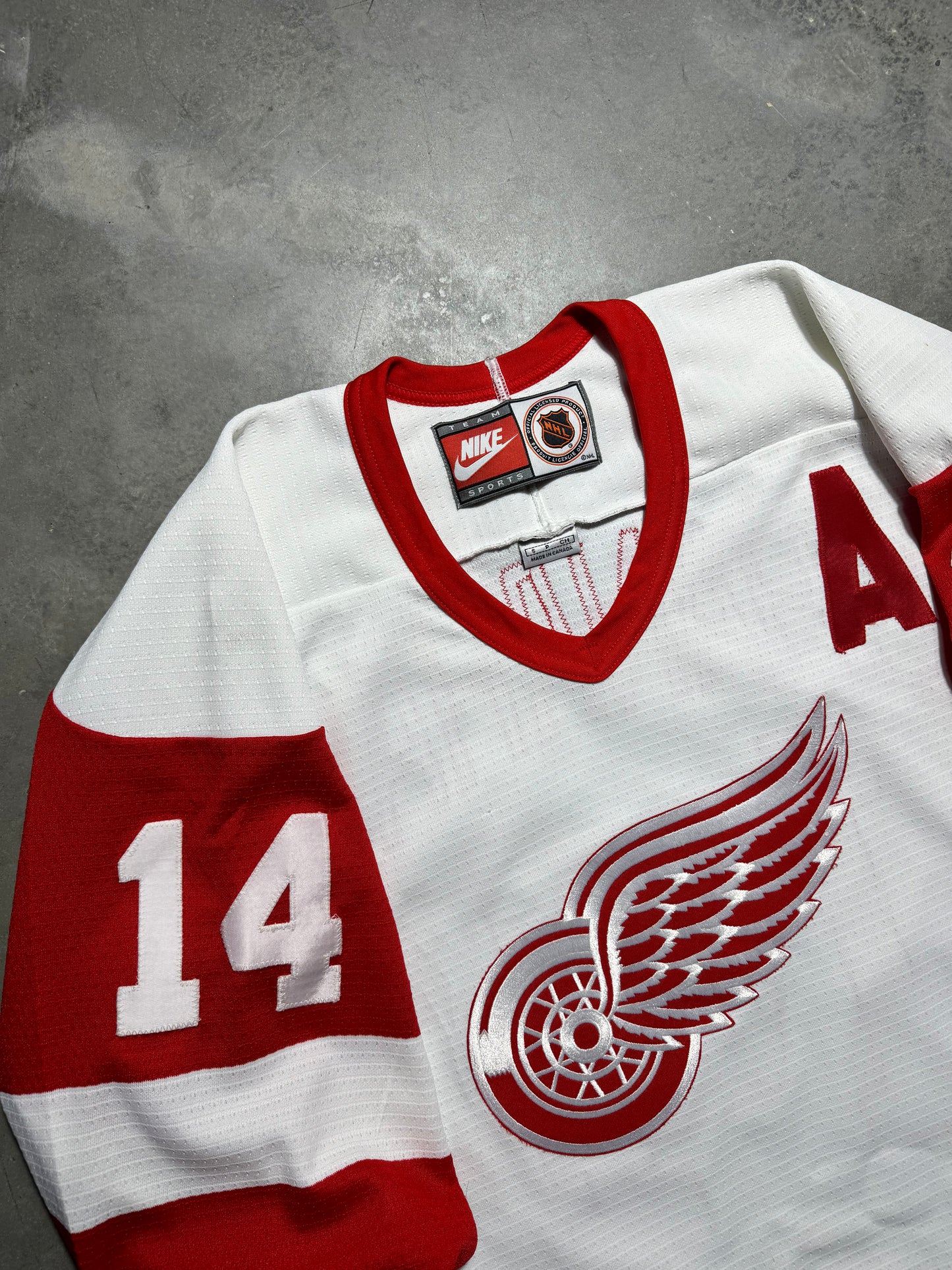 90’s Detroit Red Wings Brendan Shanahan Vintage White Nike NHL Hockey Jersey (Small)