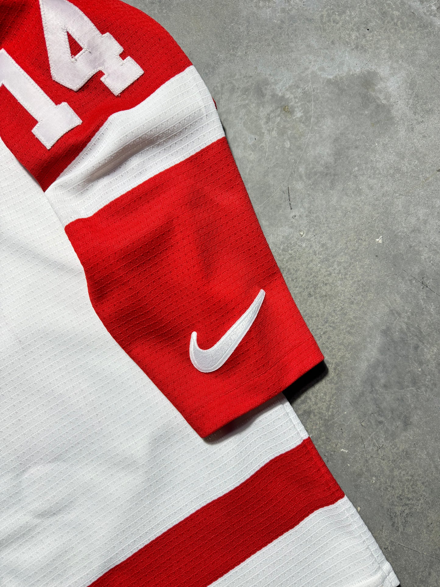 90’s Detroit Red Wings Brendan Shanahan Vintage White Nike NHL Hockey Jersey (Small)