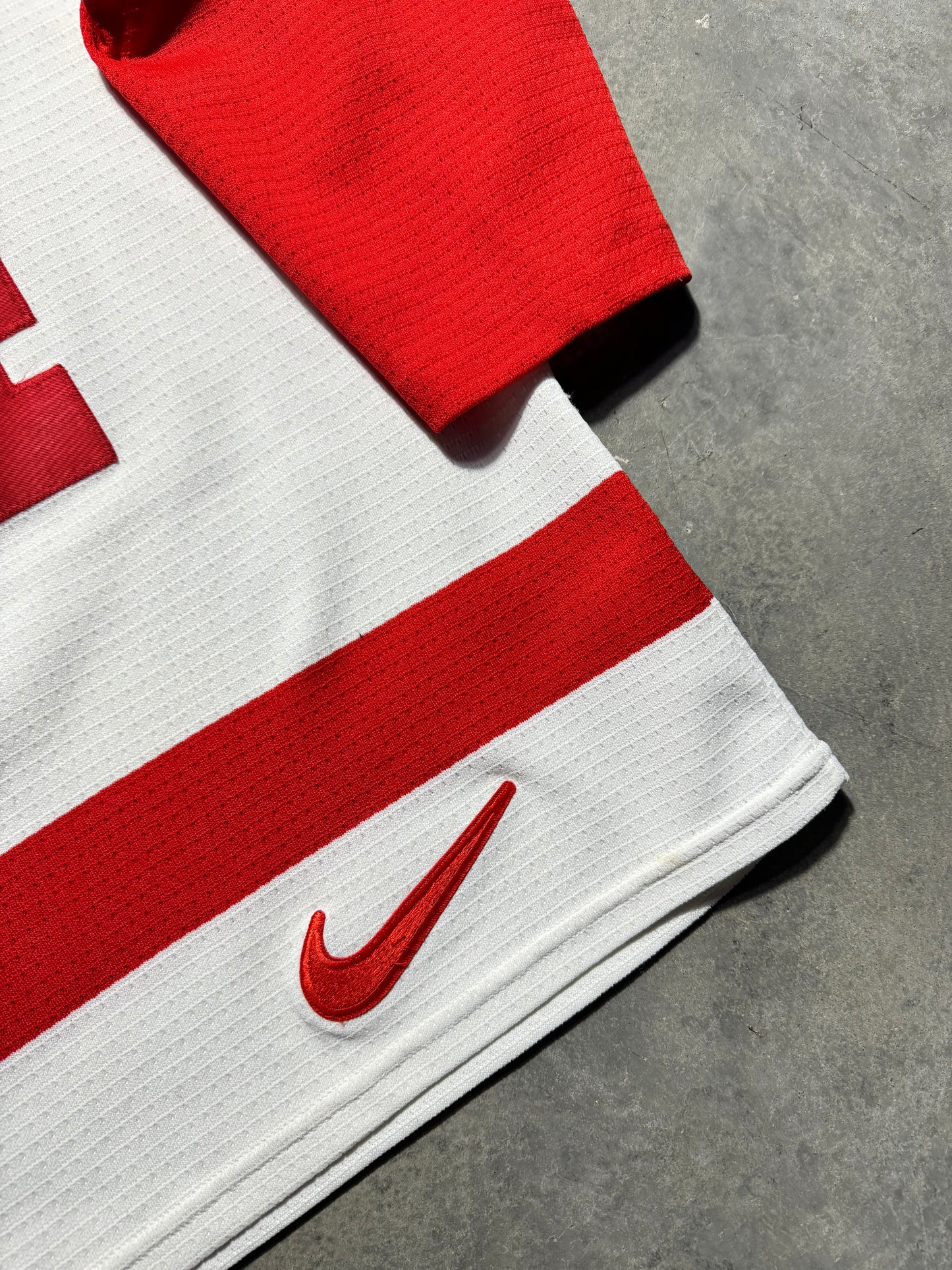 90’s Detroit Red Wings Brendan Shanahan Vintage White Nike NHL Hockey Jersey (Small)