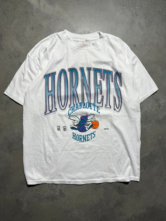 90’s Charlotte Hornets Vintage White Big Arch Spellout NBA Tee (XL)