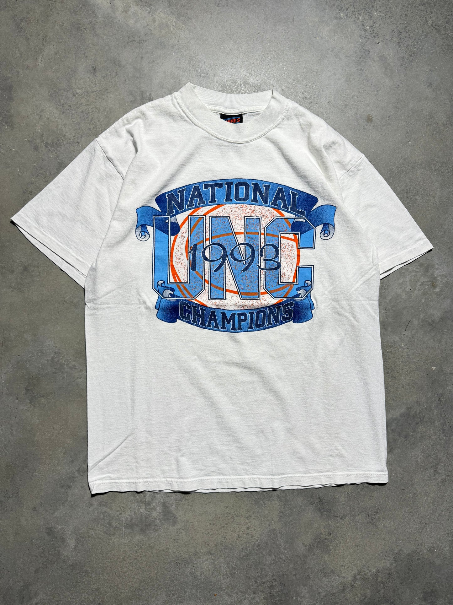 1993 UNC North Carolina Tarheels Vintage White NCAA College Basketball Champions Tee (Large)