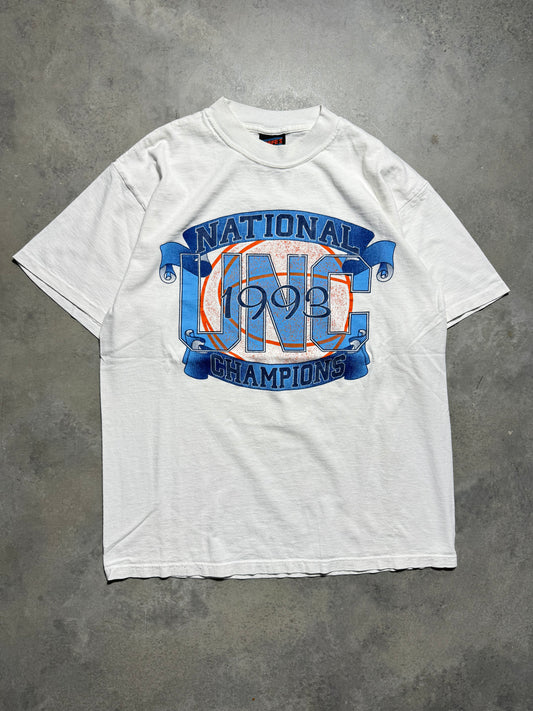 1993 UNC North Carolina Tarheels Vintage White NCAA College Basketball Champions Tee (Large)