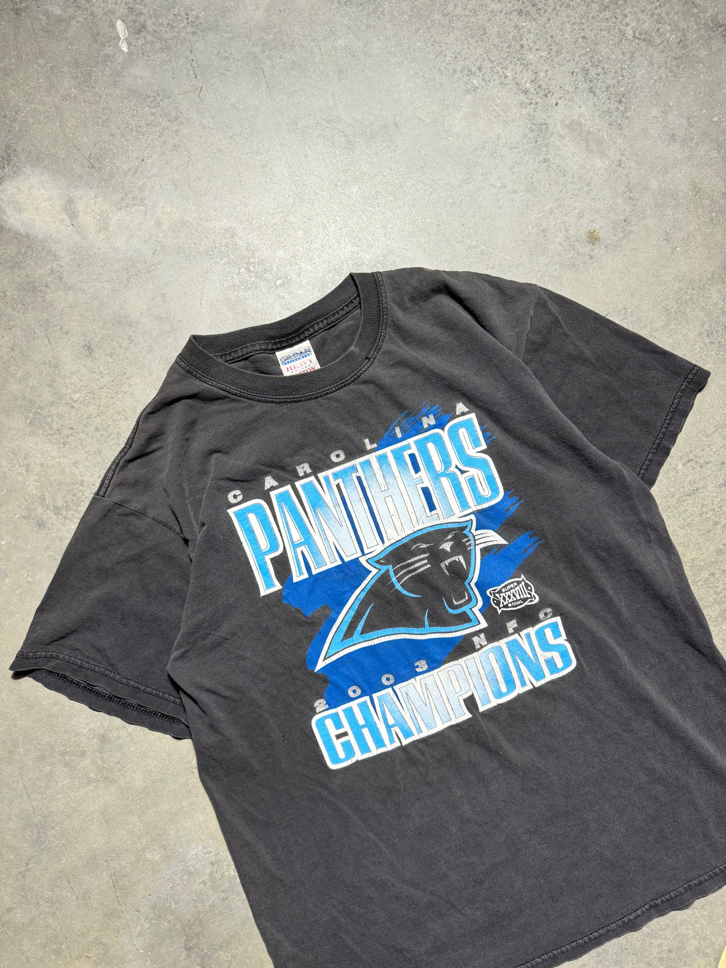 2003 Carolina Panthers Vintage Faded Black NFC Champions Super Bowl XXXVIII Tee (Medium)
