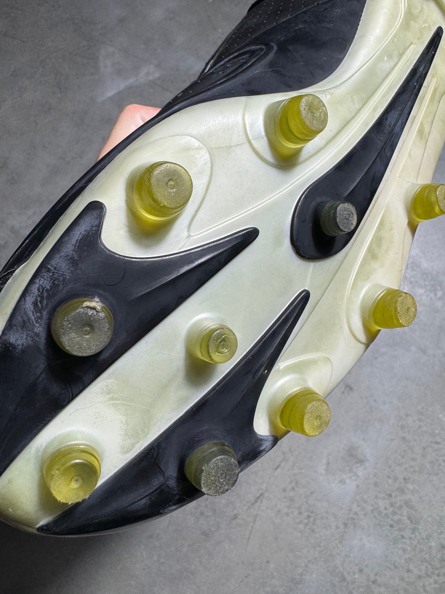 2005 Carolina Panthers Dan Morgan Game Worn Nike NFL Cleat - Autographed