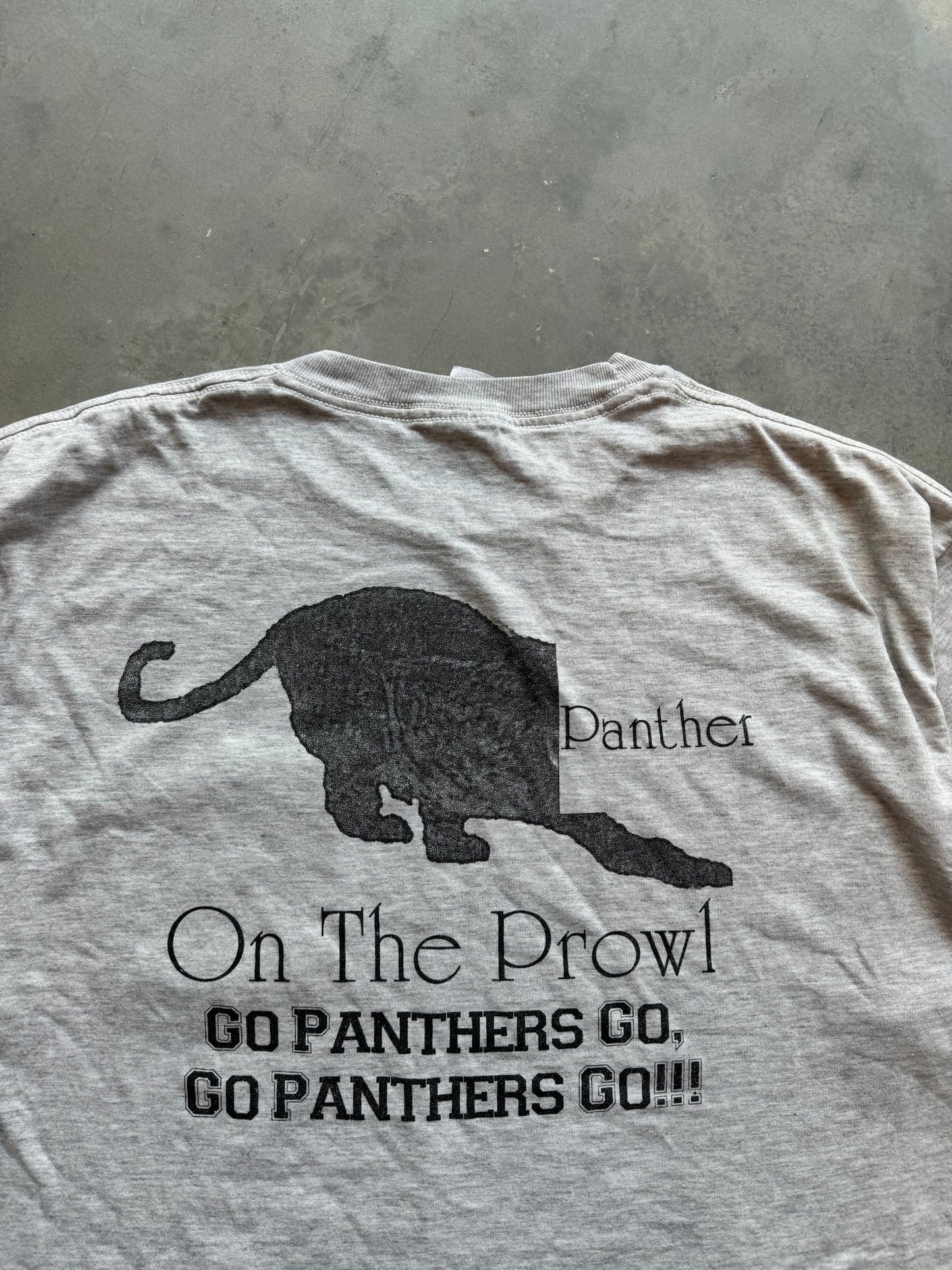 2004 Carolina Panthers vs. New England Patriots Super Bowl XXXVIII “Panther On The Prowl” Vintage NFL Tee (XL)