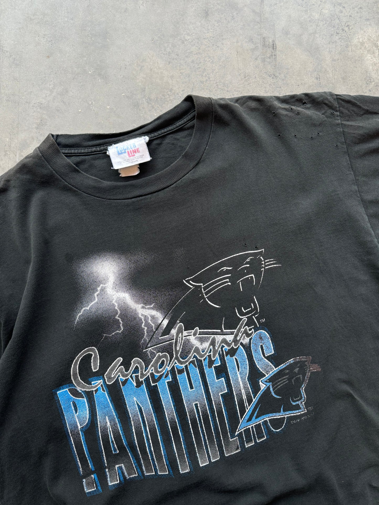 1995 Carolina Panthers Vintage Distressed Lighting Print NFL Tee (XL)