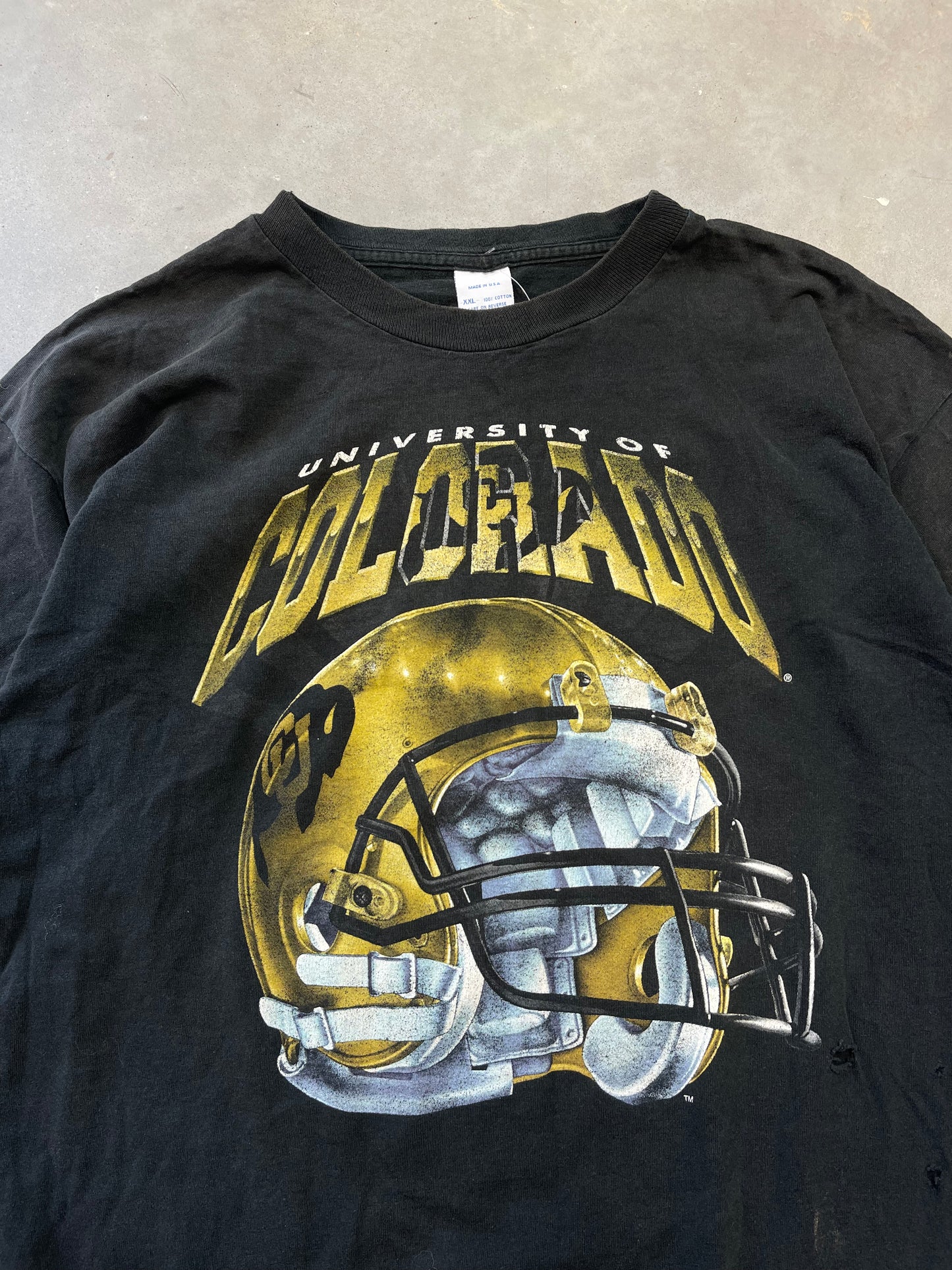 90’s Colorado Buffaloes Vintage PAC12 Salem Sportswear Helmet Tee (XXL)