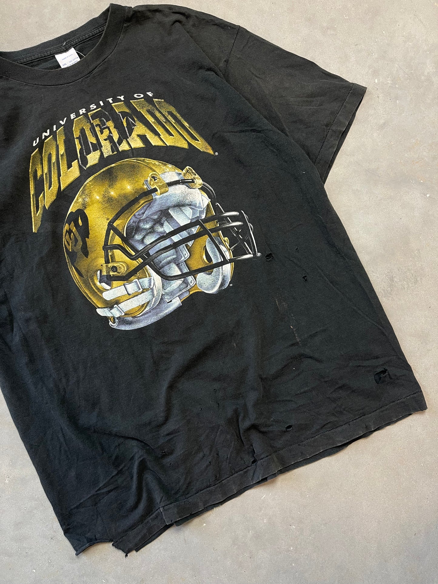 90’s Colorado Buffaloes Vintage PAC12 Salem Sportswear Helmet Tee (XXL)