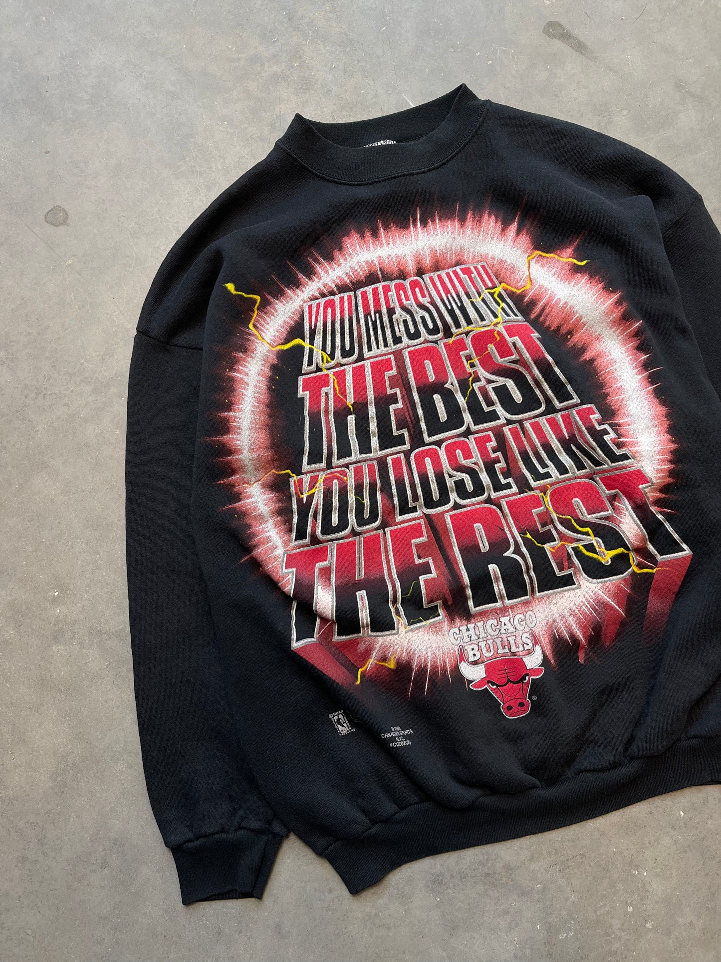 90's Chicago Bulls "Mess With The Best" Lightning Vintage NBA Crewneck (XL)