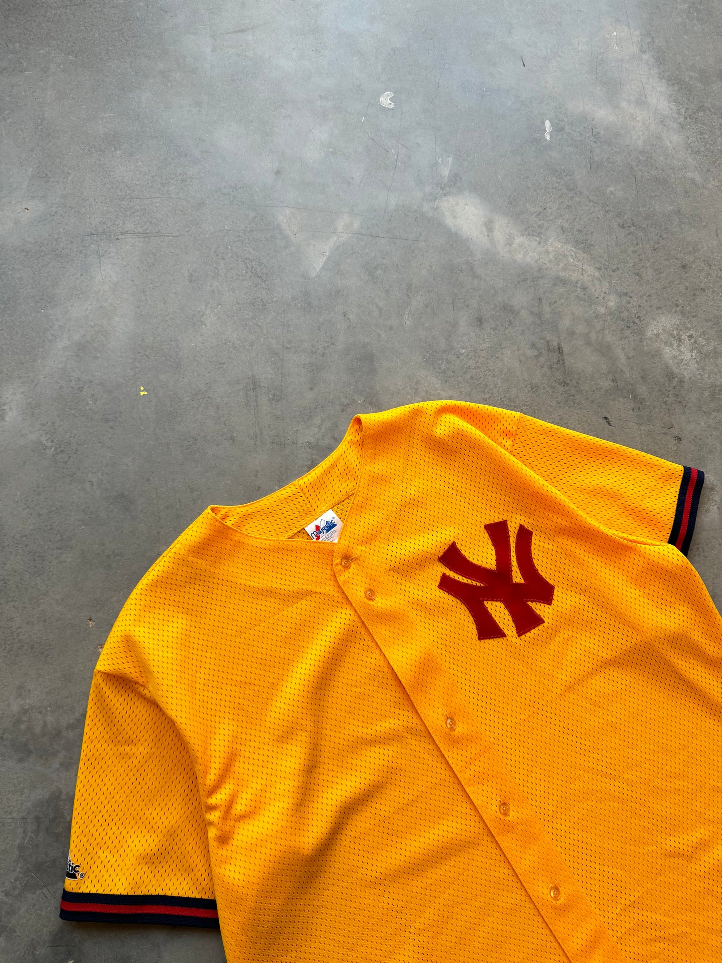 90’s New York Yankees Vintage Gold/Maroon Majestic MLB Jersey (XL)