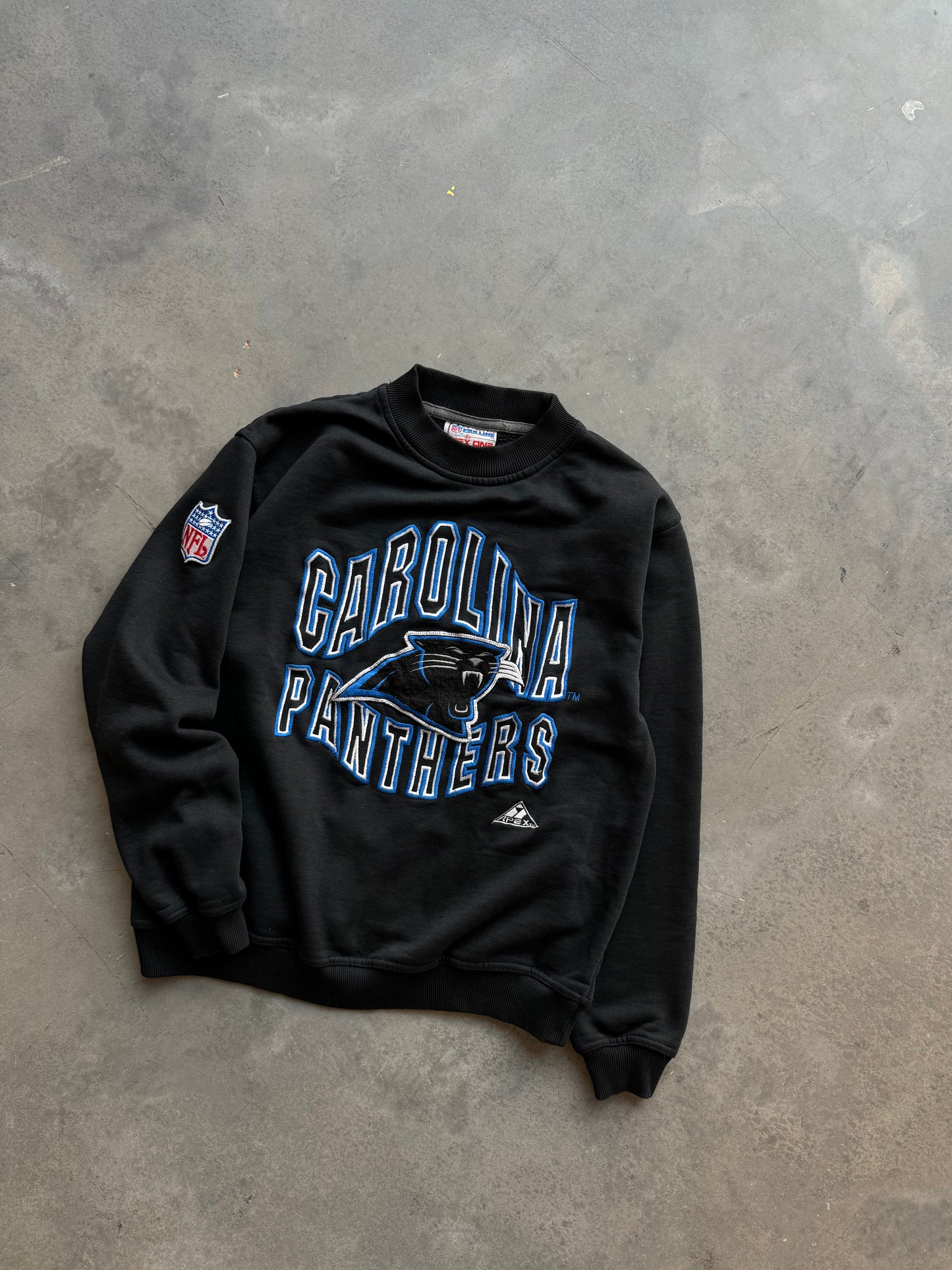 90’s Carolina Panthers Vintage Black Apex One Embroidered NFL Pro Line Crewneck (Medium)