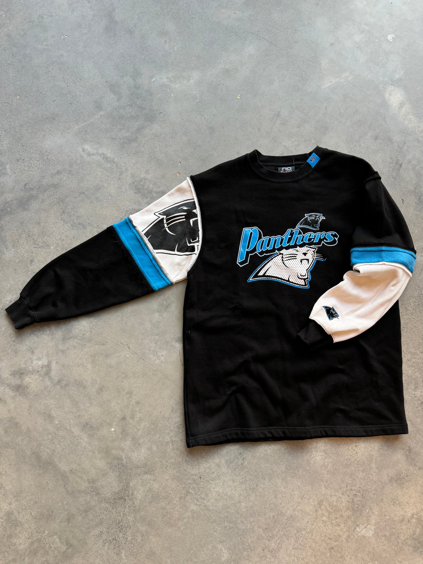 00’s Carolina Panthers Vintage Cut and Sew Vintage NFL Embroidered Crewneck (XL)