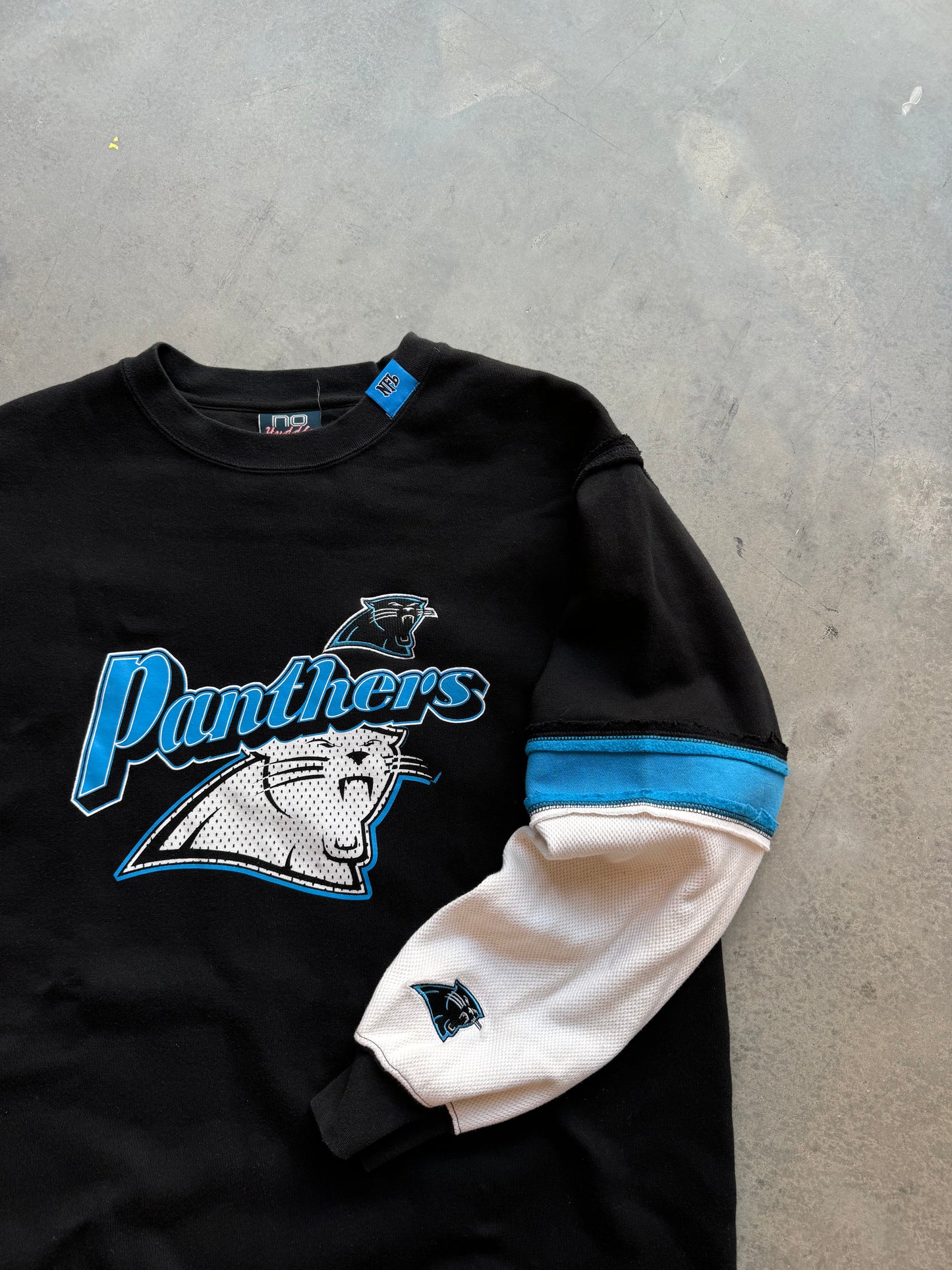 00’s Carolina Panthers Vintage Cut and Sew Vintage NFL Embroidered Crewneck (XL)