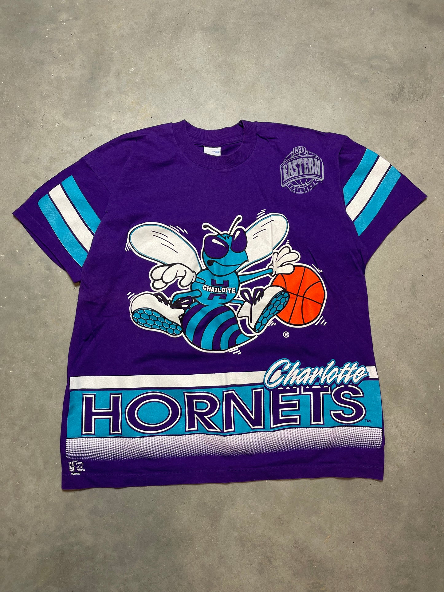 90’s Charlotte Hornets Vintage Salem Sportswear All Over Print NBA Tee (Medium)