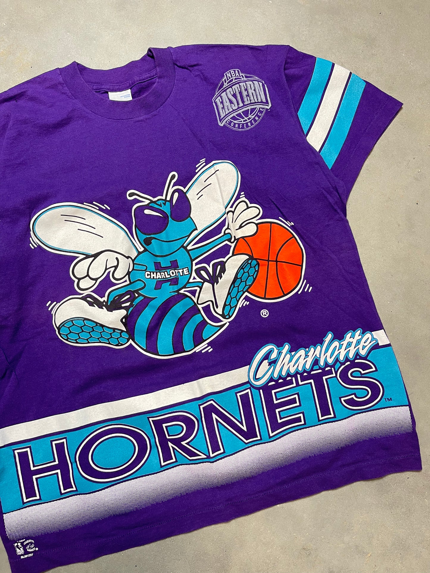 90’s Charlotte Hornets Vintage Salem Sportswear All Over Print NBA Tee (Medium)