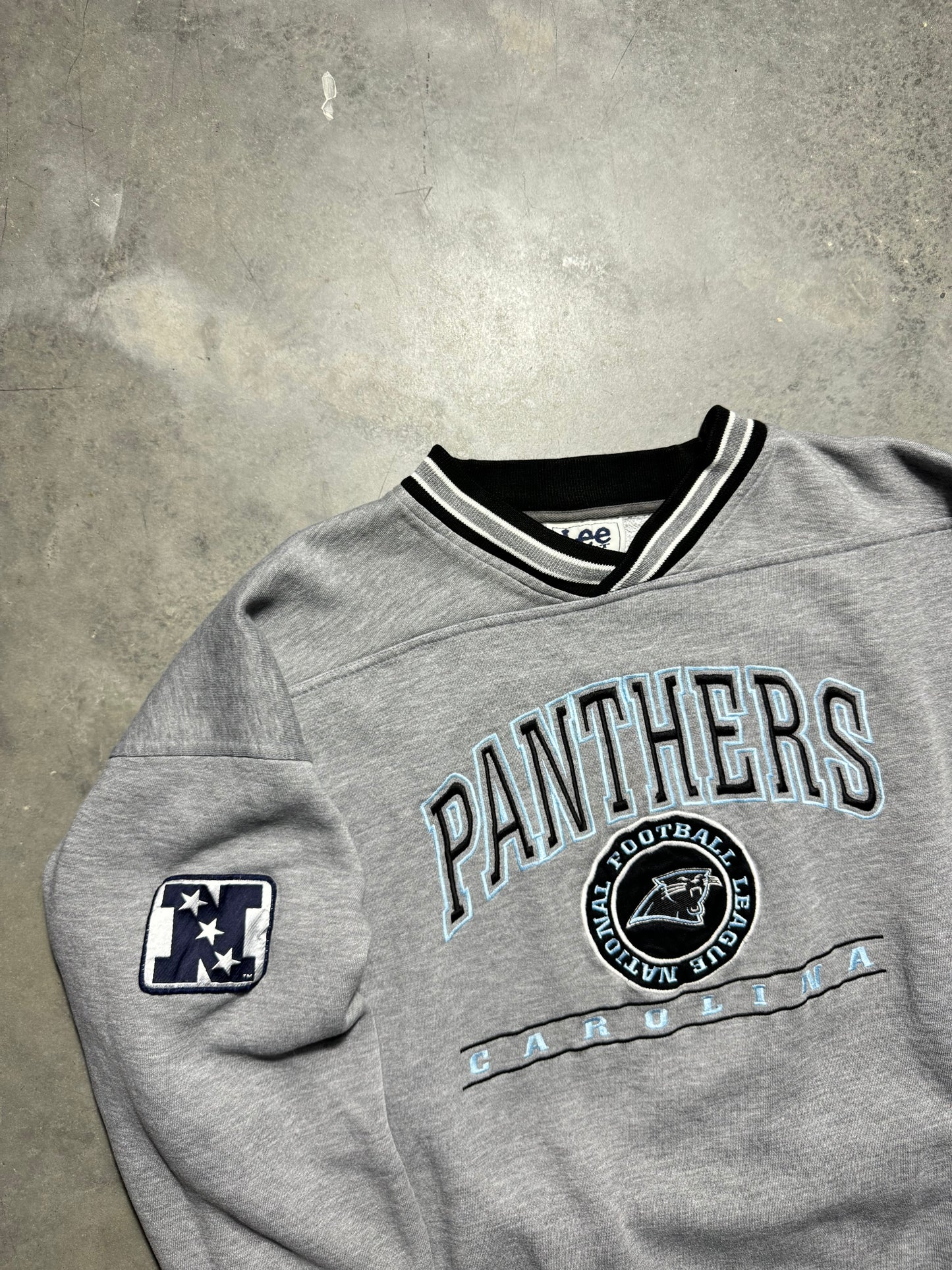 90’s Carolina Panthers Vintage Grey Lee Sport Ribbed Embroidered NFL Crewneck (XL)