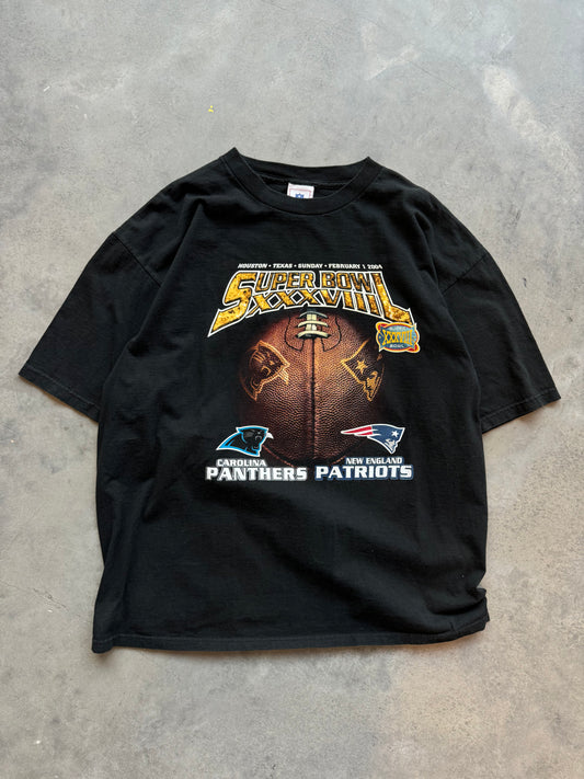 2004 Carolina Panthers vs. New England Patriots Super Bowl XXXVIII Vintage Match Up NFL Tee (XL)