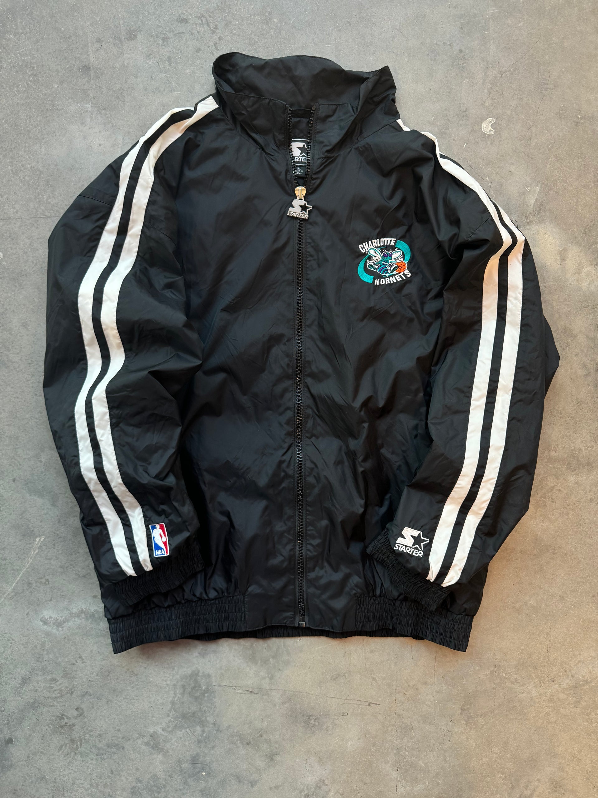 90's Charlotte Hornets Vintage Black Starter NBA Windbreaker