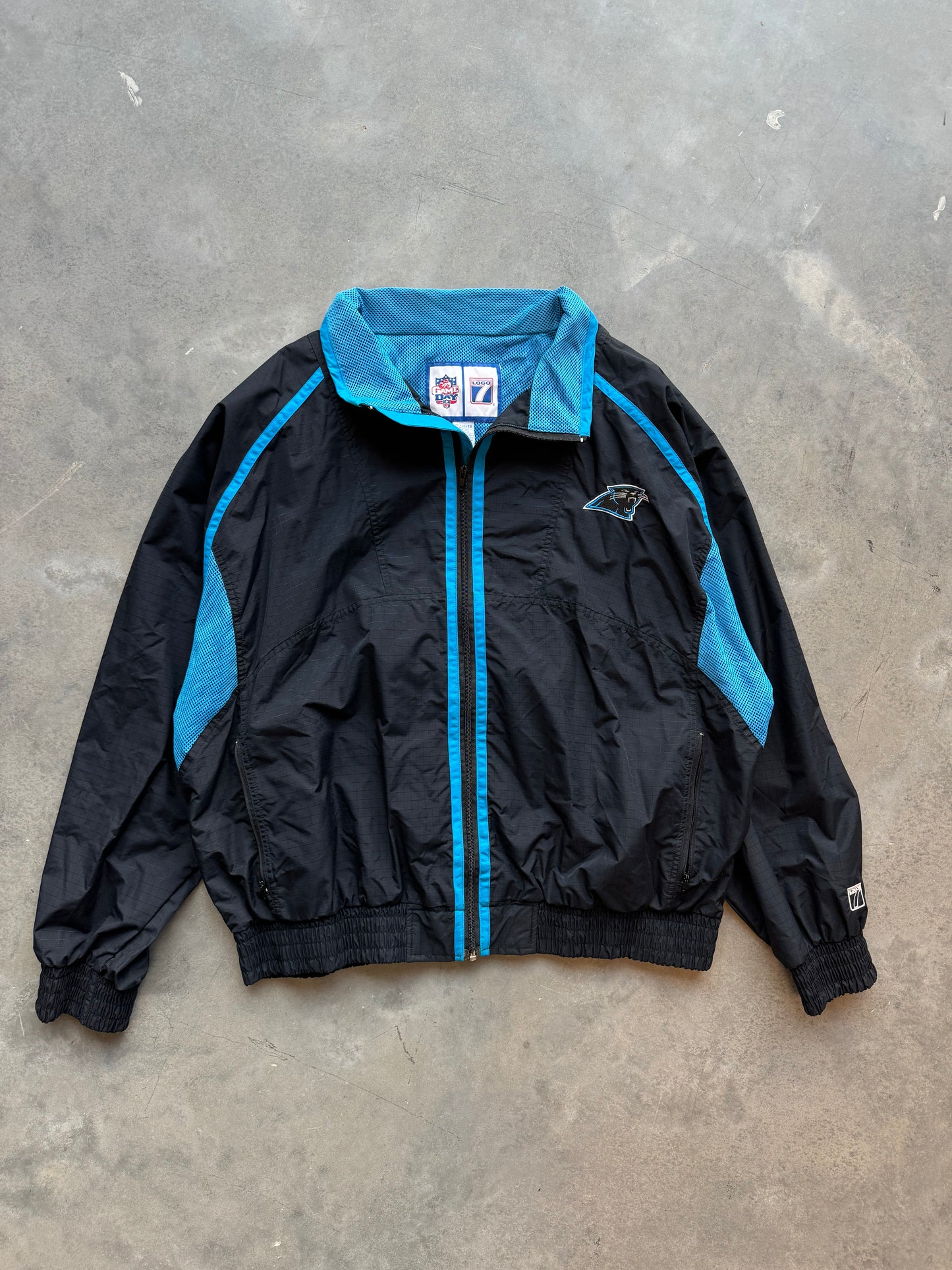 90’s Carolina Panthers Vintage Logo 7 Black NFL Windbreaker Jacket (XL)