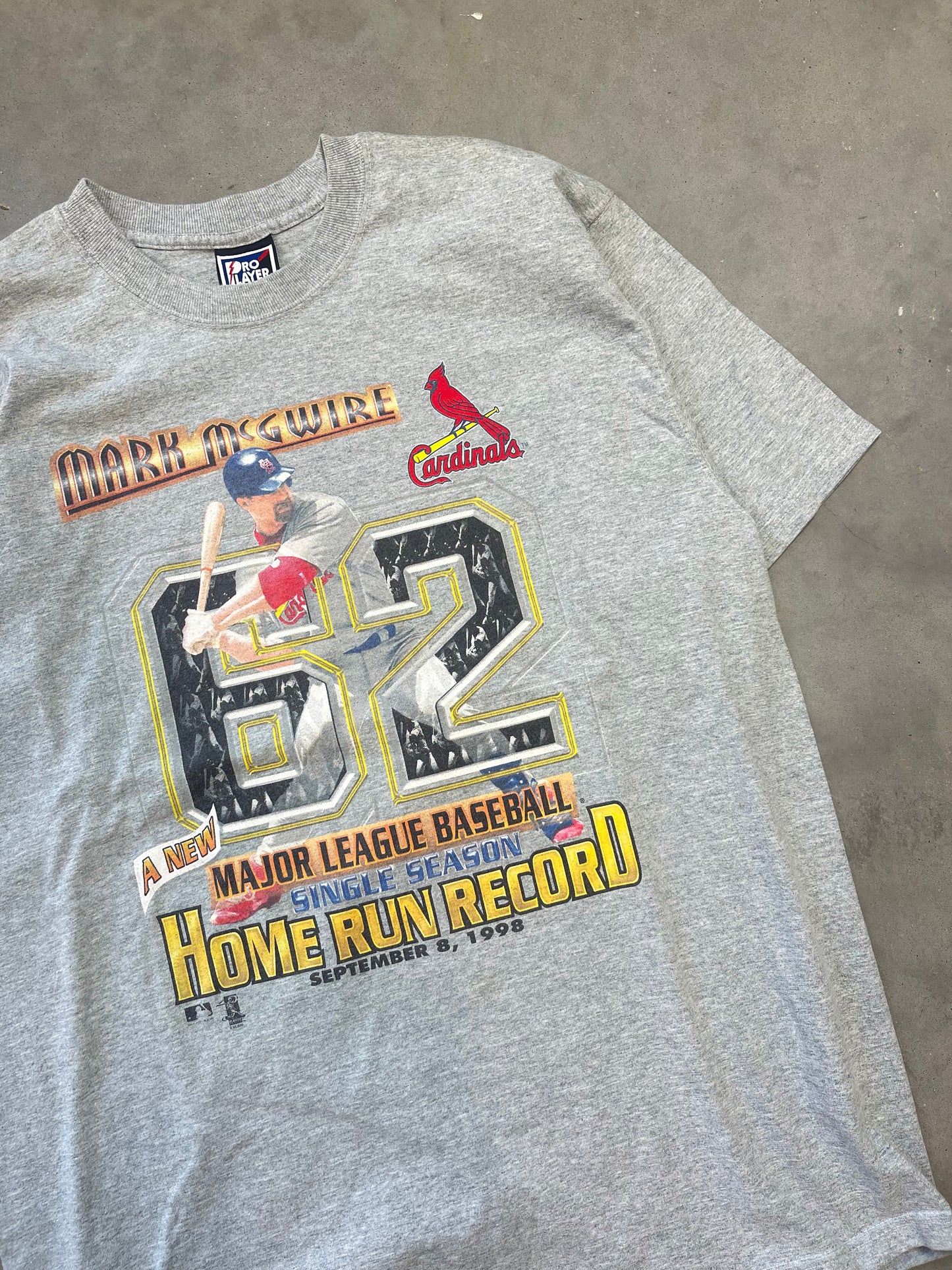 1998 St Louis Cardinals Mark McGwire Home Run Record Vintage MLB Tee (XL)
