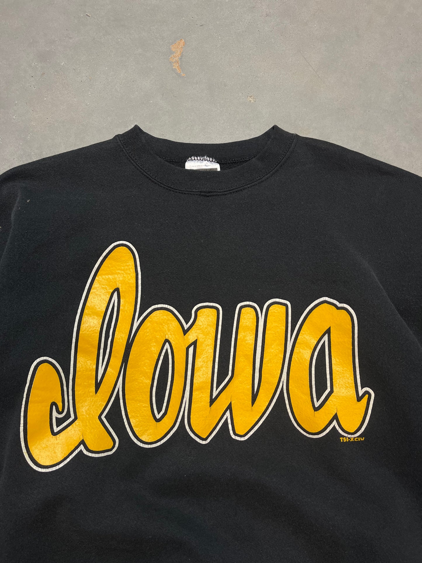 90’s Iowa Hawkeyes Big Logo Vintage College Crewneck (XL)