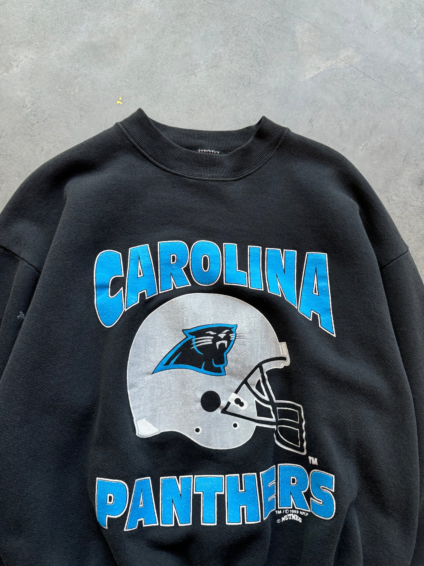 1993 Carolina Panthers Vintage Nutmeg Mills Helmet Spellout NFL Crewneck (Medium)