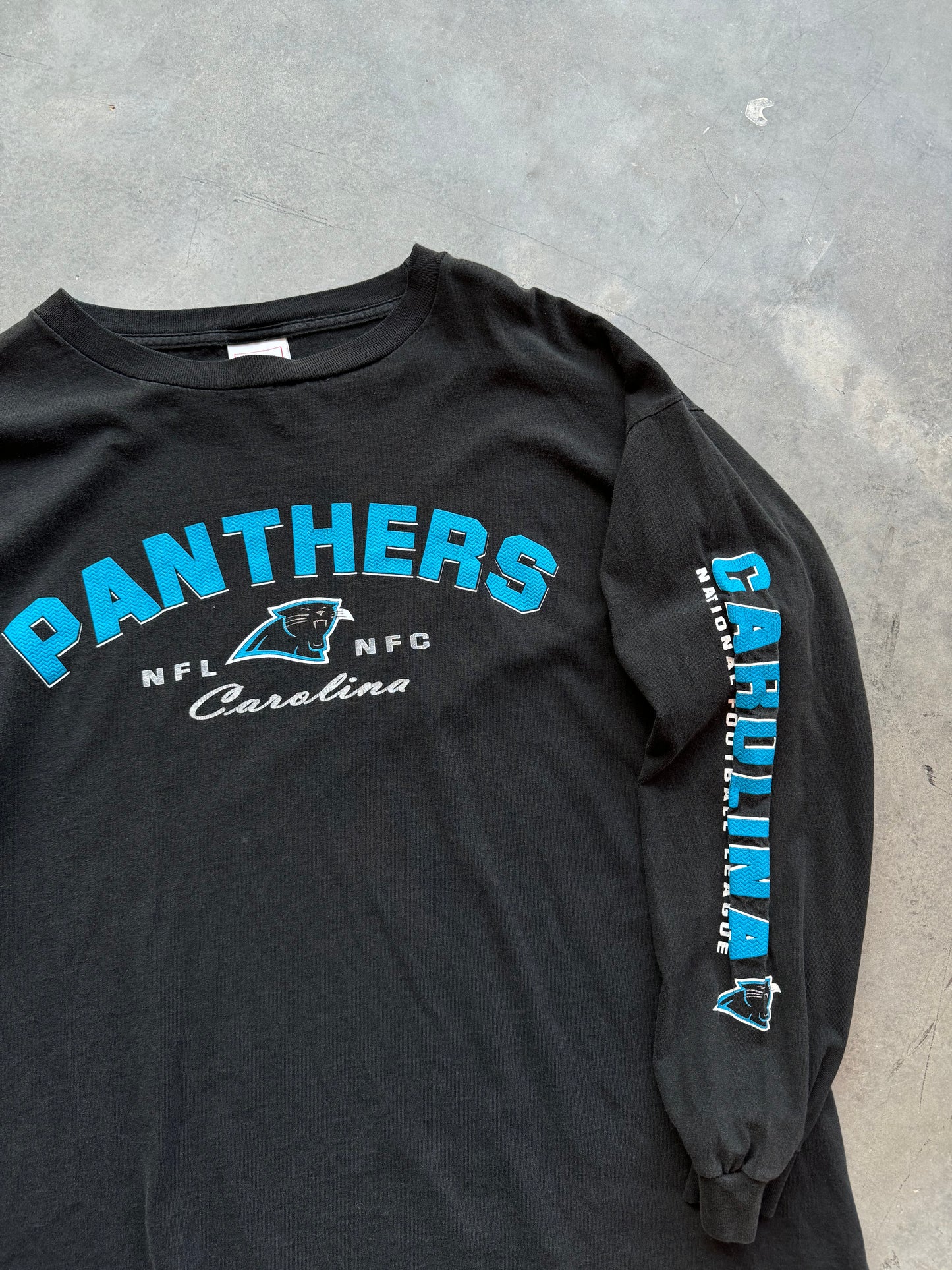 00’s Carolina Panthers Vintage Spellout Longsleeve NFL Tee (XL)